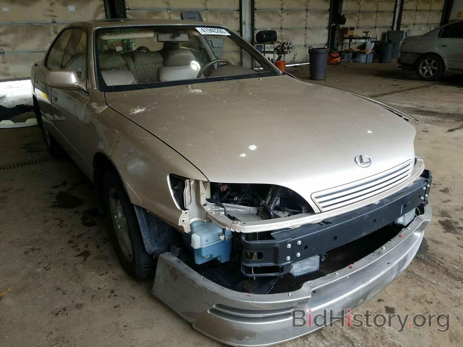 Photo JT8BF12G9T0147301 - LEXUS ES300 1996