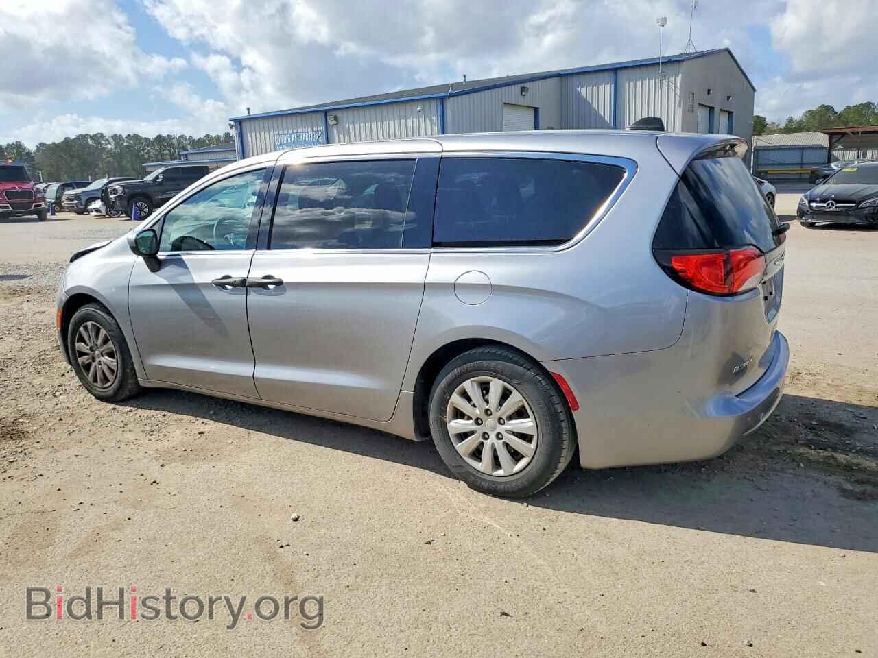 2018 CHRYSLER PACIFICA - VIN: 2C4RC1AG1JR111230 - Photo 2