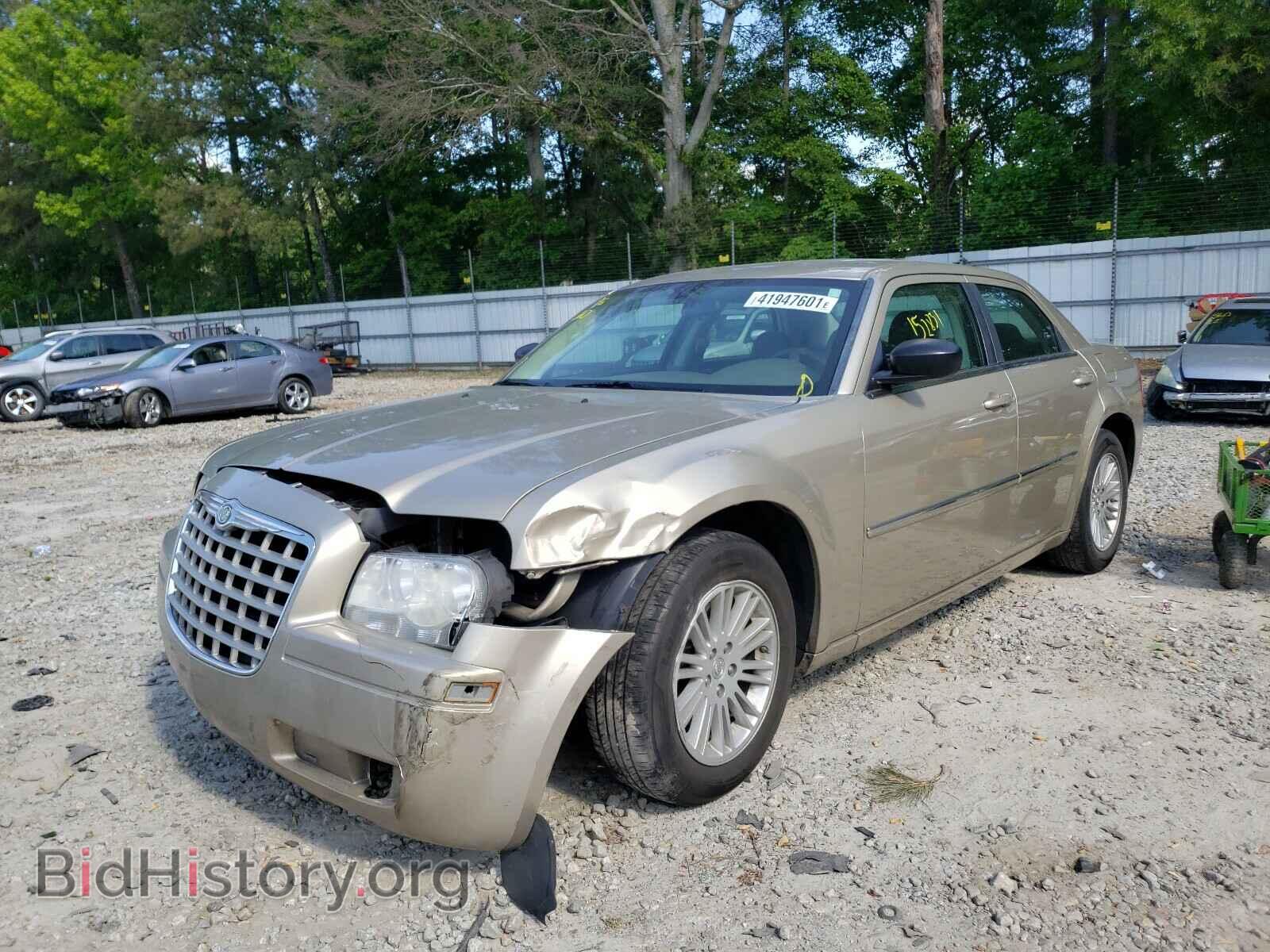 2009 CHRYSLER 300 - VIN: 2C3LA43D79H529779 - Фото 2