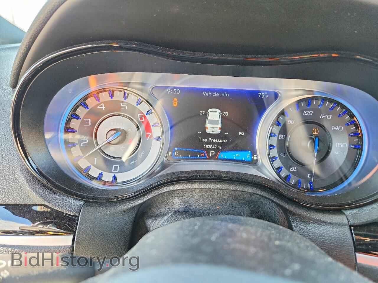 2019 CHRYSLER 300 - VIN: 2C3CCABT2KH580419 - Фото 9