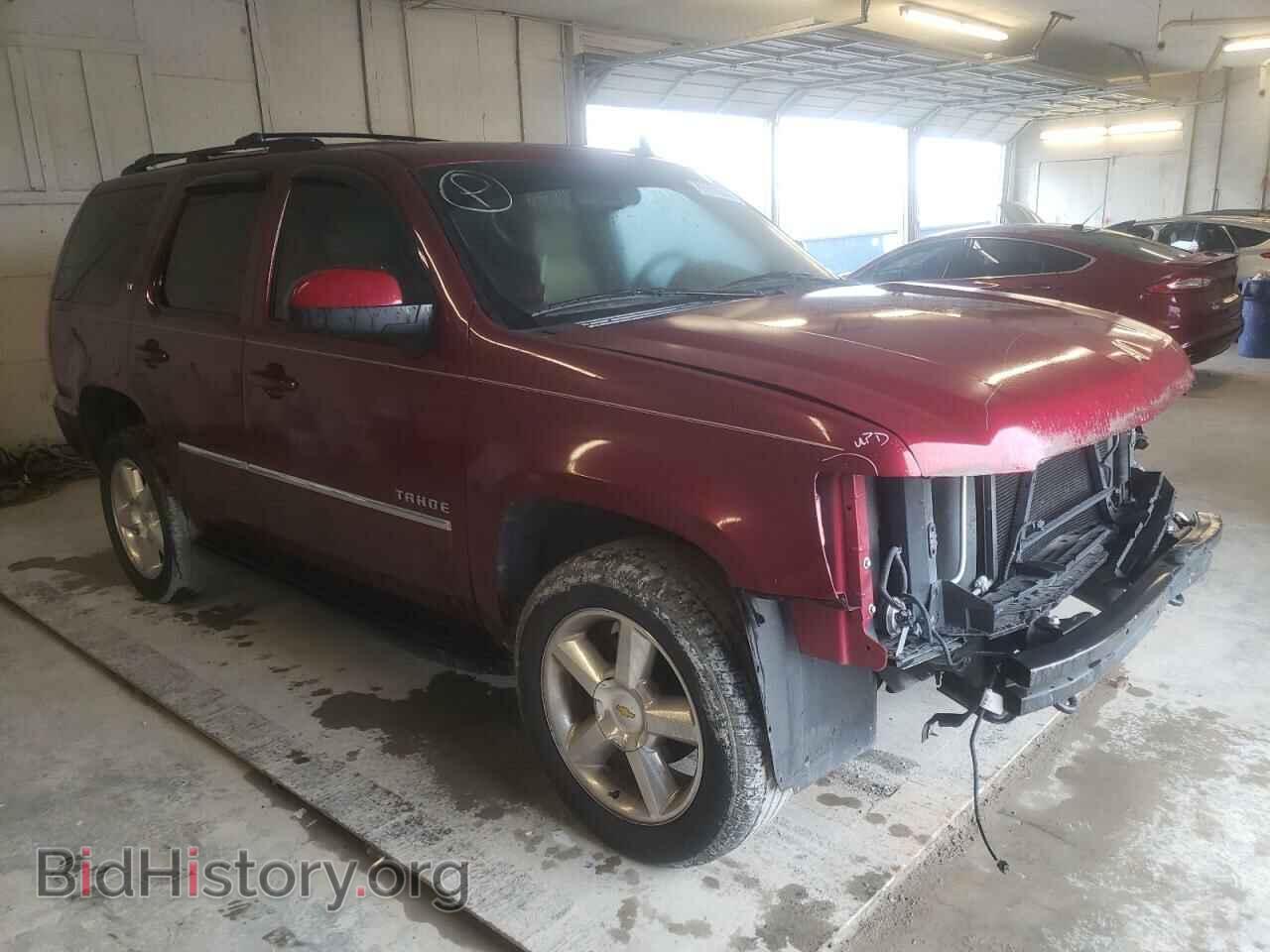 Photo 1GNSKBE07BR122562 - CHEVROLET TAHOE 2011