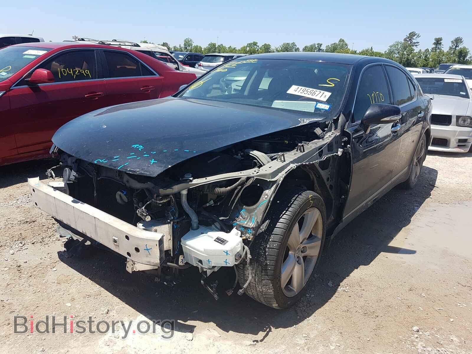 2012 LEXUS LS460 - VIN: JTHBL5EF8C5111749 - Photo 2