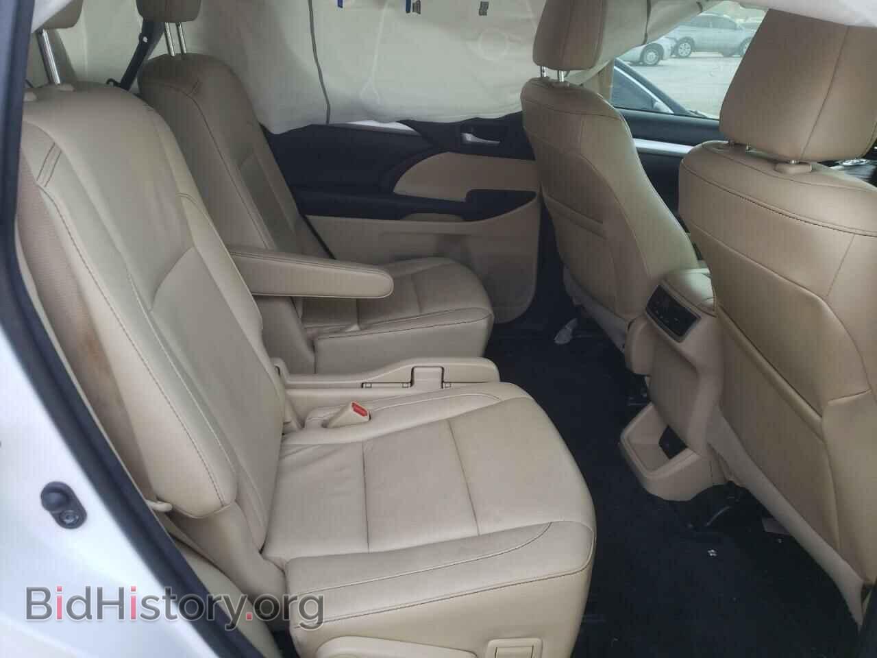 2017 TOYOTA HIGHLANDER - VIN: 5TDJZRFH3HS461942 - Фото 6
