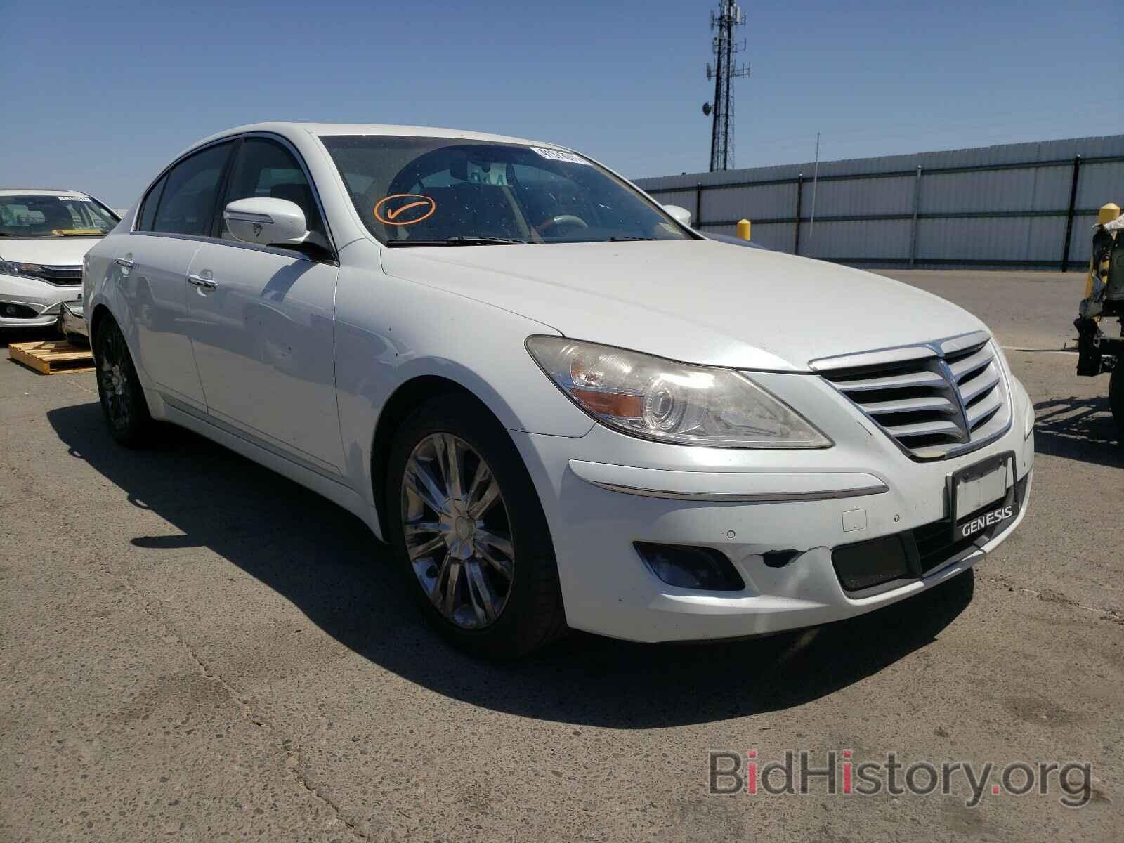 Photo KMHGC4DE0BU122318 - HYUNDAI GENESIS 2011