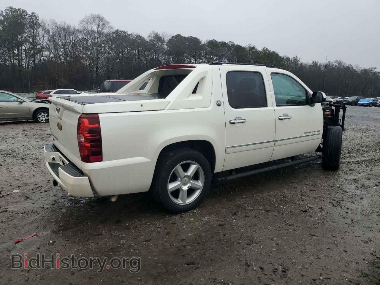 2013 CHEVROLET AVALANCHE - VIN: 3GNMCGE05DG142332 - Фото 3