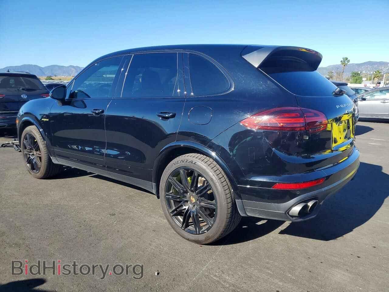 2017 PORSCHE CAYENNE - VIN: WP1AE2A28HLA70114 - Фото 2