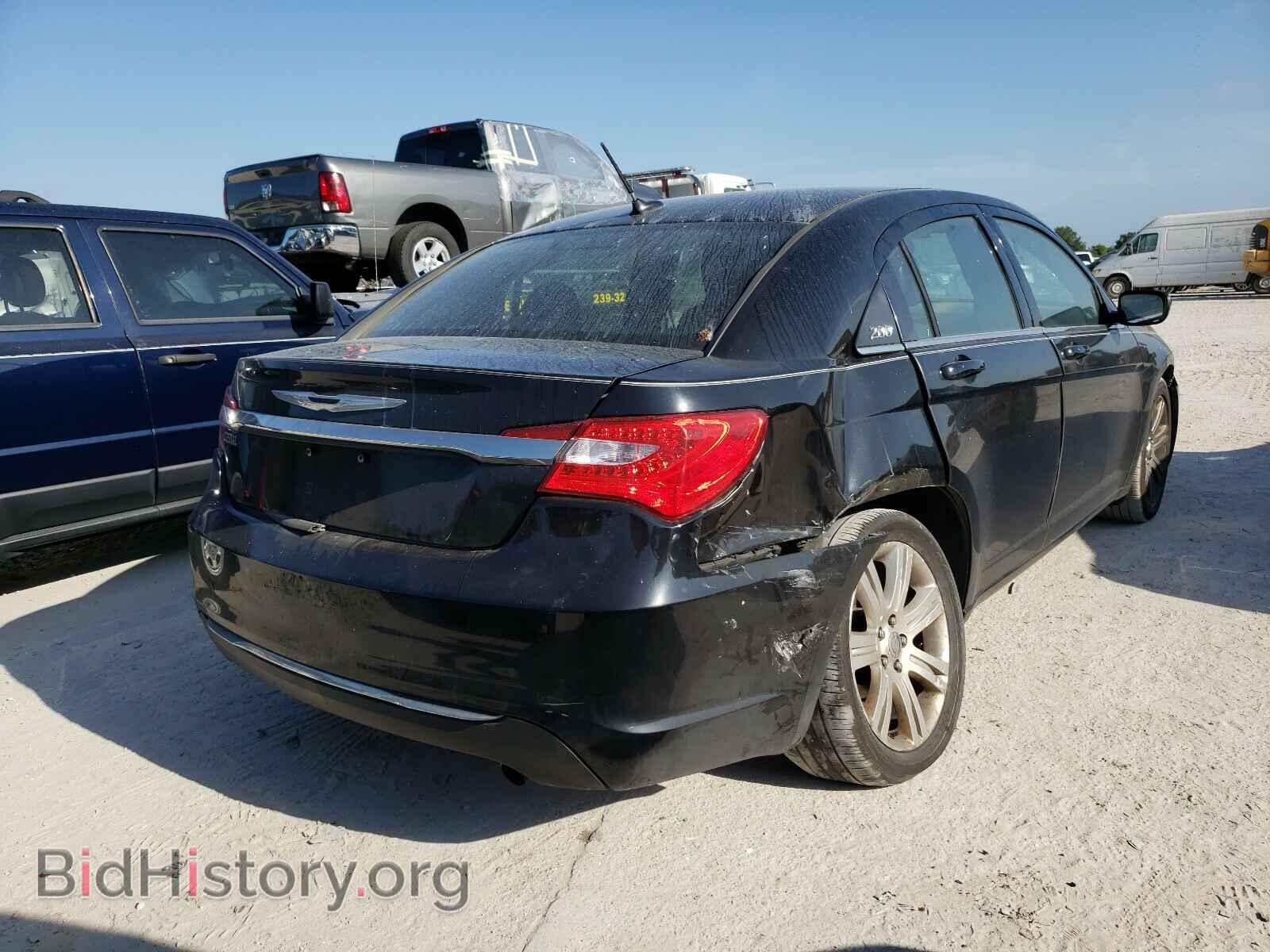 2013 CHRYSLER 200 - VIN: 1C3CCBAB9DN648059 - Фото 4