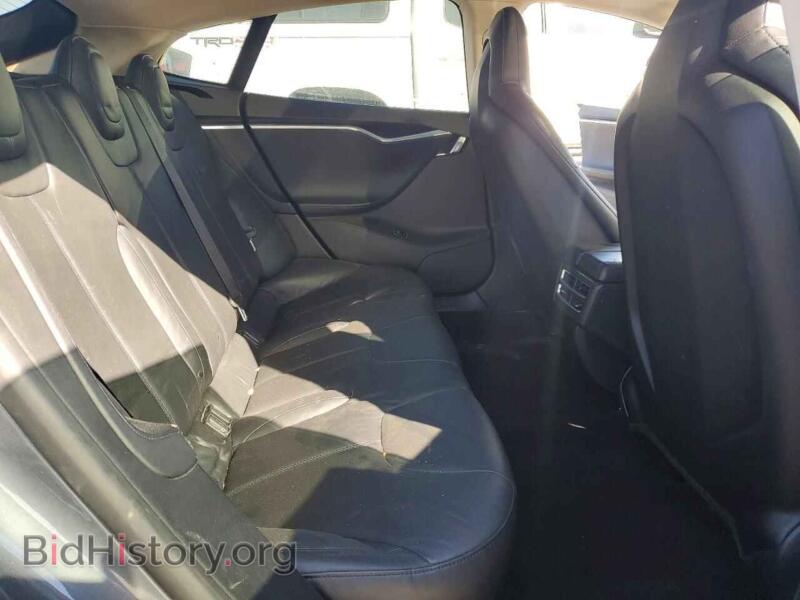 2013 Tesla MODEL S (VIN 5YJSA1CN9DFP15689) — фото 10 из 12