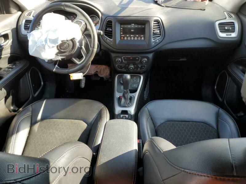 2020 Jeep COMPASS (VIN 3C4NJDBB5LT148564) — photo 8 of 13