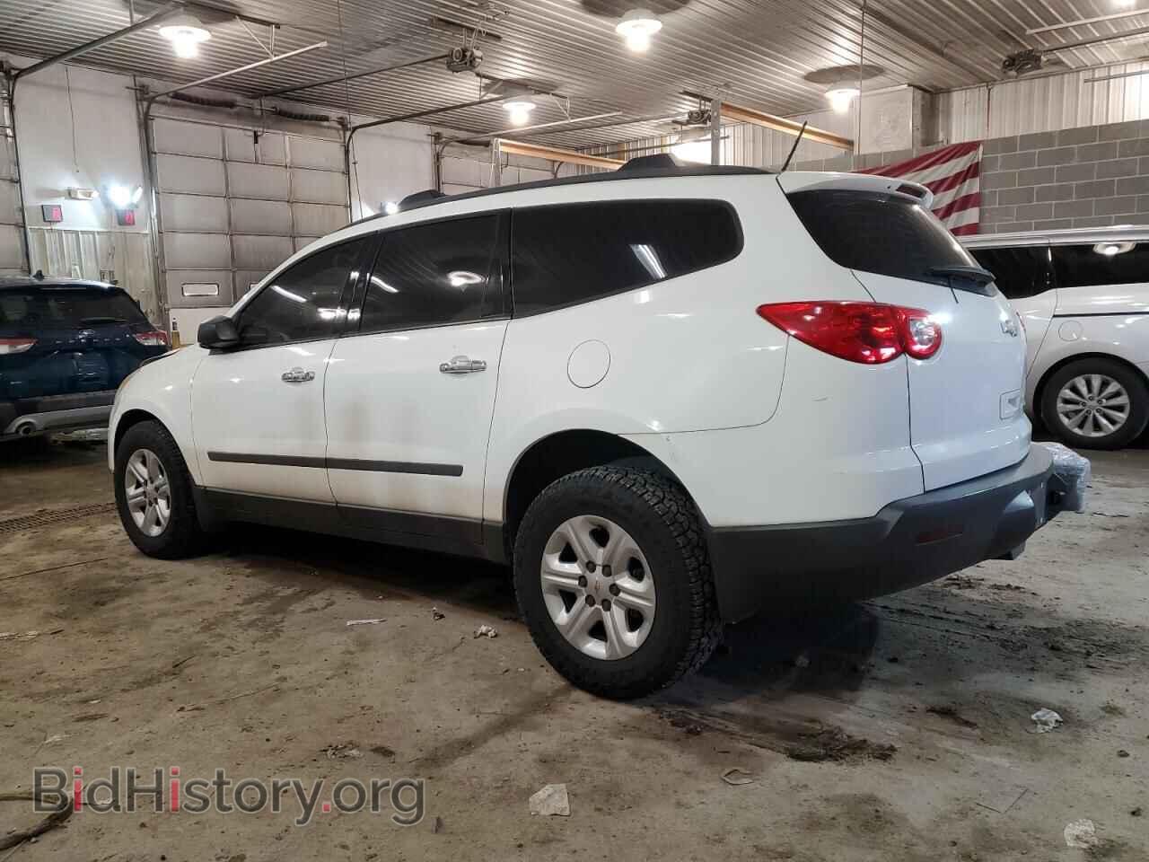 2011 CHEVROLET TRAVERSE - VIN: 1GNKREED4BJ213352 - Фото 2