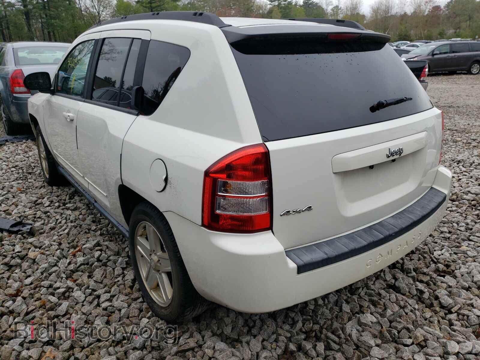 2010 JEEP COMPASS - VIN: 1J4NF4FB7AD557495 - Фото 3
