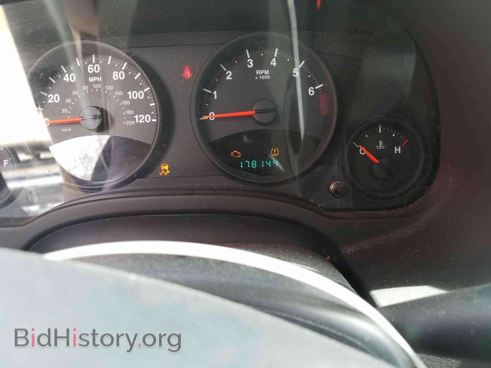 2010 JEEP COMPASS - VIN: 1J4NF4FB7AD557495 - Фото 8