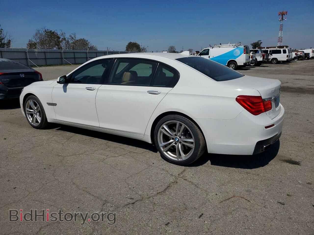 2011 BMW 7 SERIES - VIN: WBAKB4C56BC575297 - Фото 2