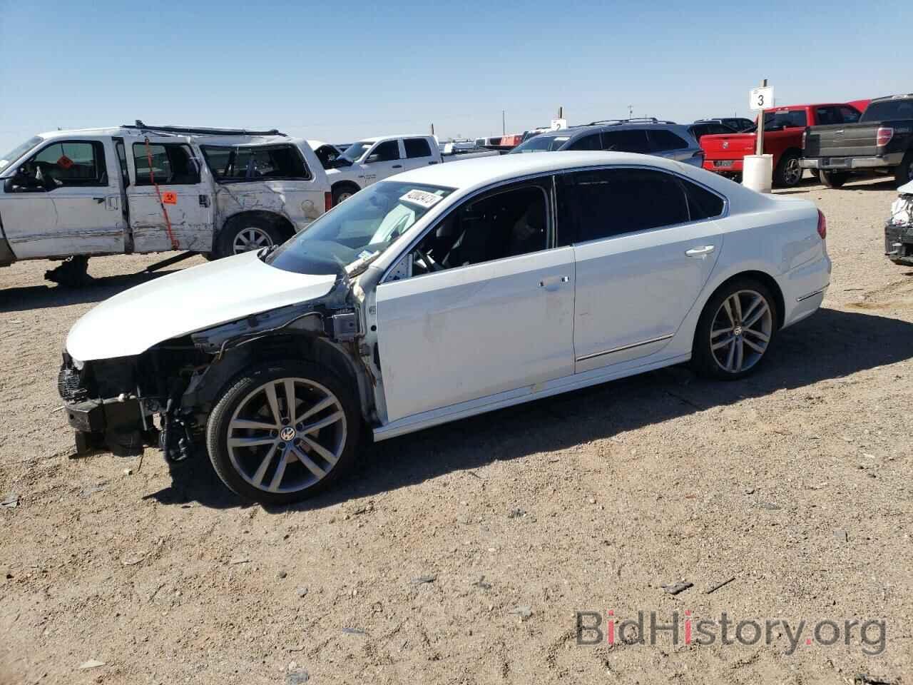 Photo 1VWDT7A36HC049642 - VOLKSWAGEN PASSAT 2017