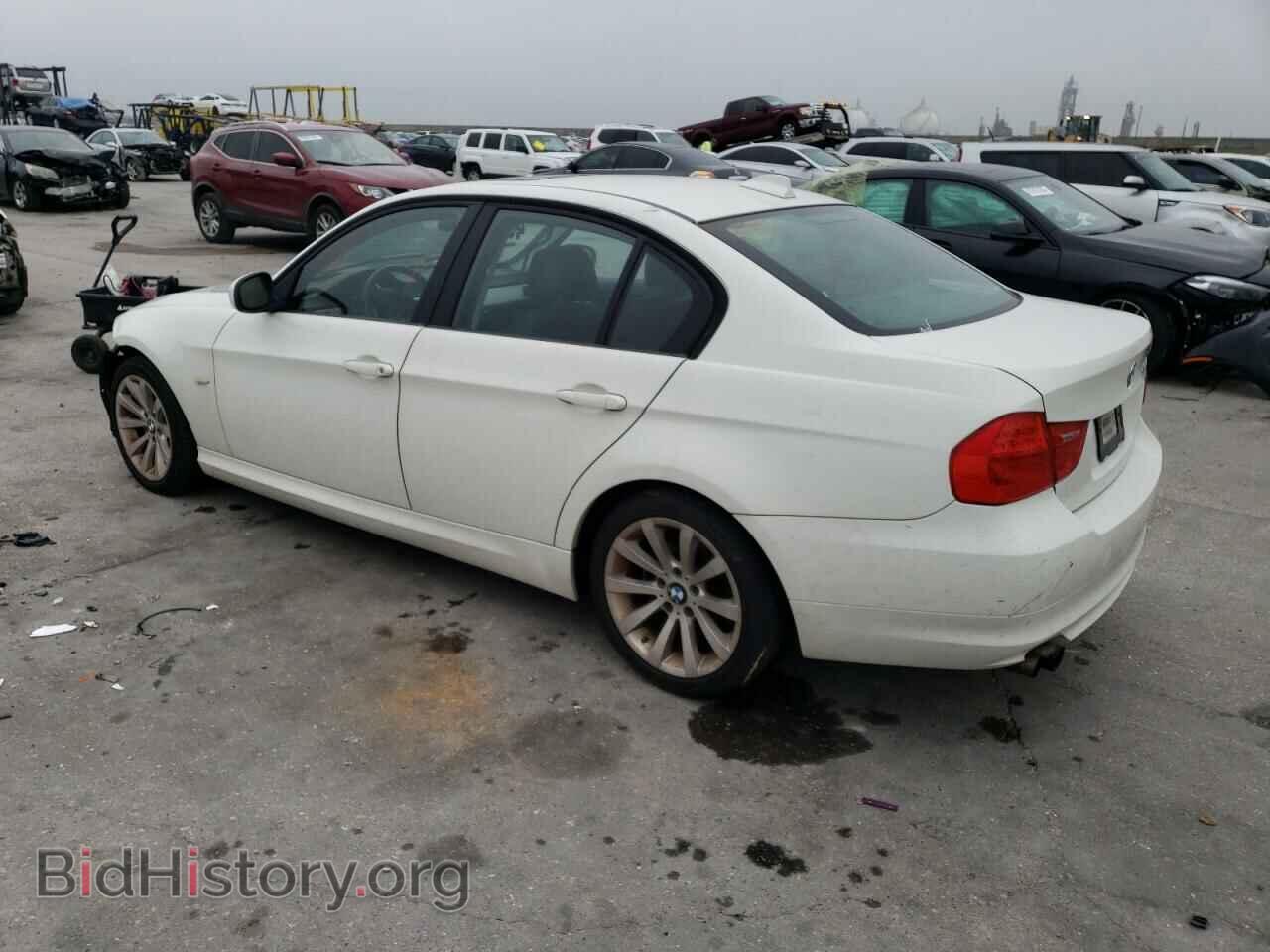 2011 BMW 3 SERIES - VIN: WBAPH7C54BE461308 - Photo 2