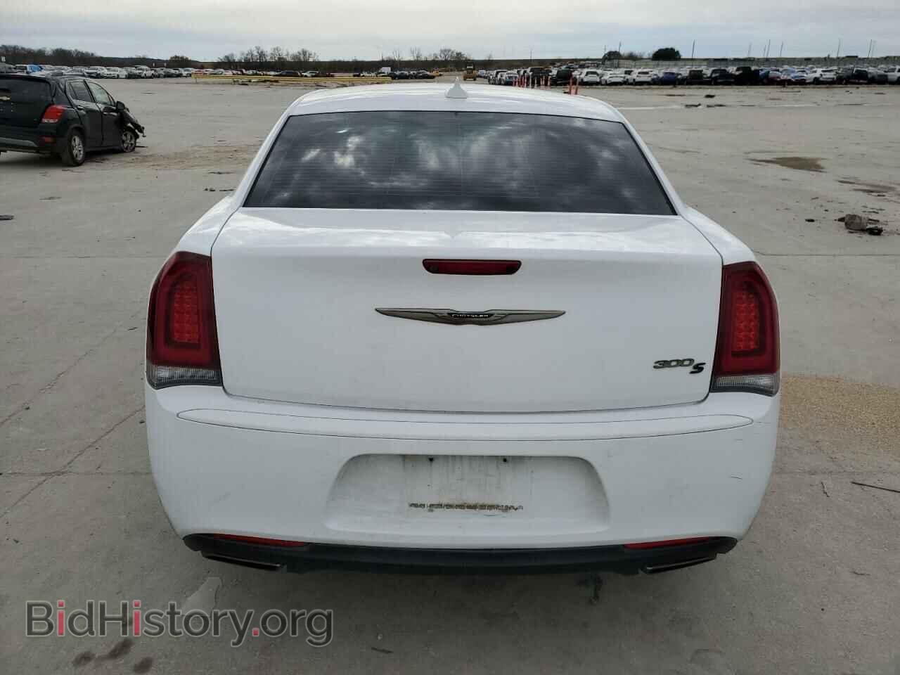 2016 CHRYSLER 300 - VIN: 2C3CCABG2GH287226 - Фото 6