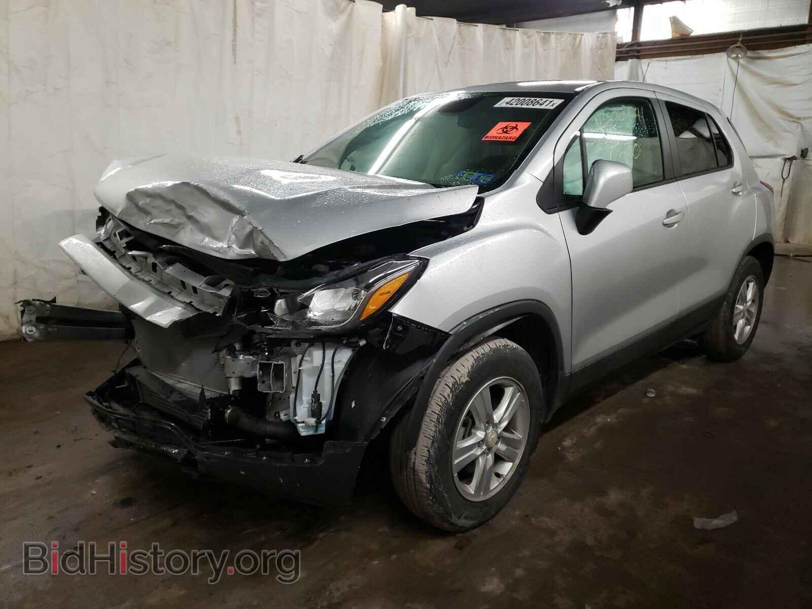 2019 CHEVROLET TRAX - VIN: 3GNCJNSB3KL220994 - Фото 2
