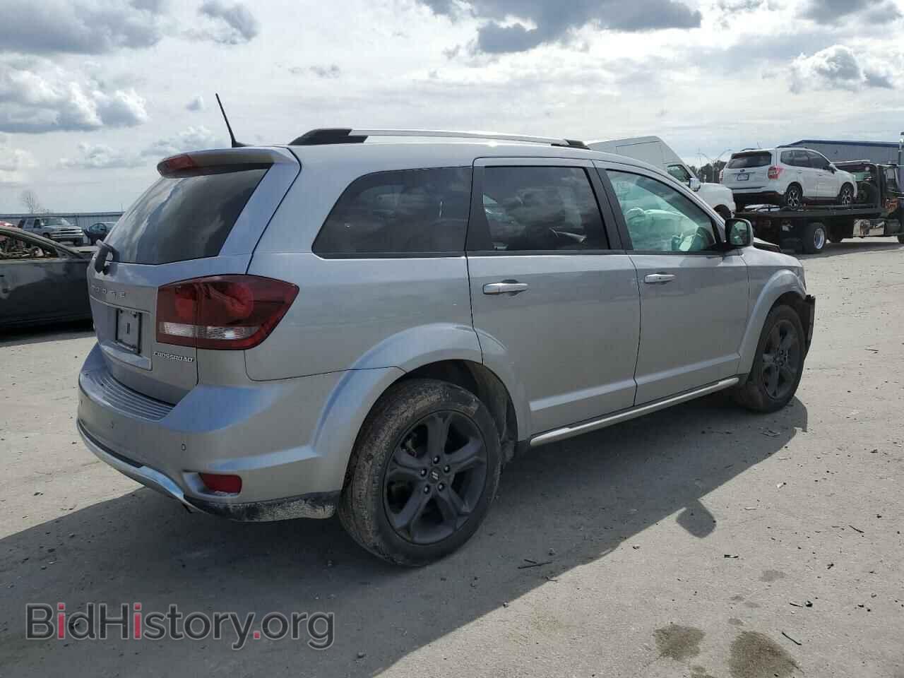 2020 DODGE JOURNEY - VIN: 3C4PDCGB2LT272438 - Фото 3