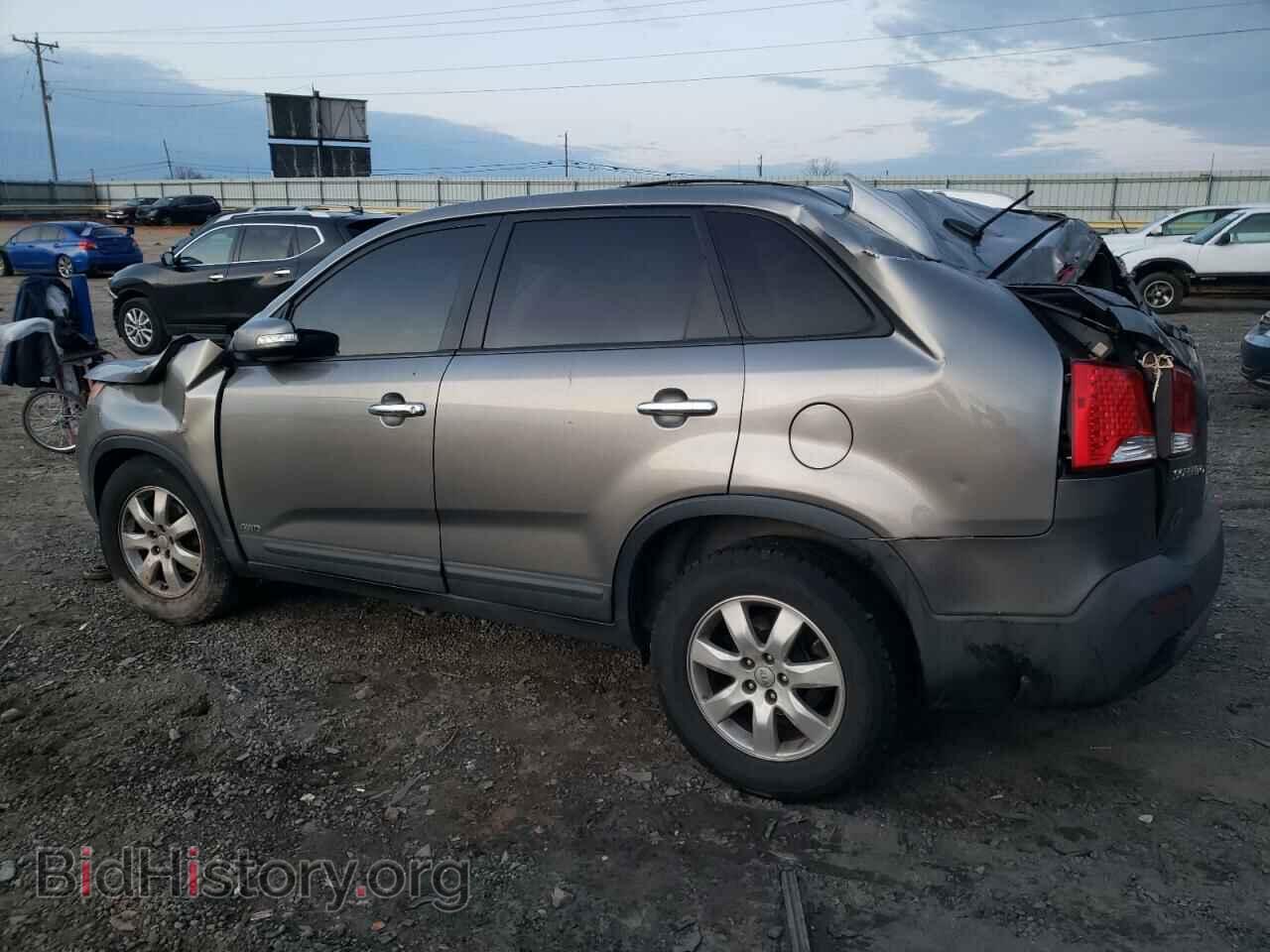 2013 KIA SORENTO - VIN: 5XYKTDA24DG368043 - Фото 2