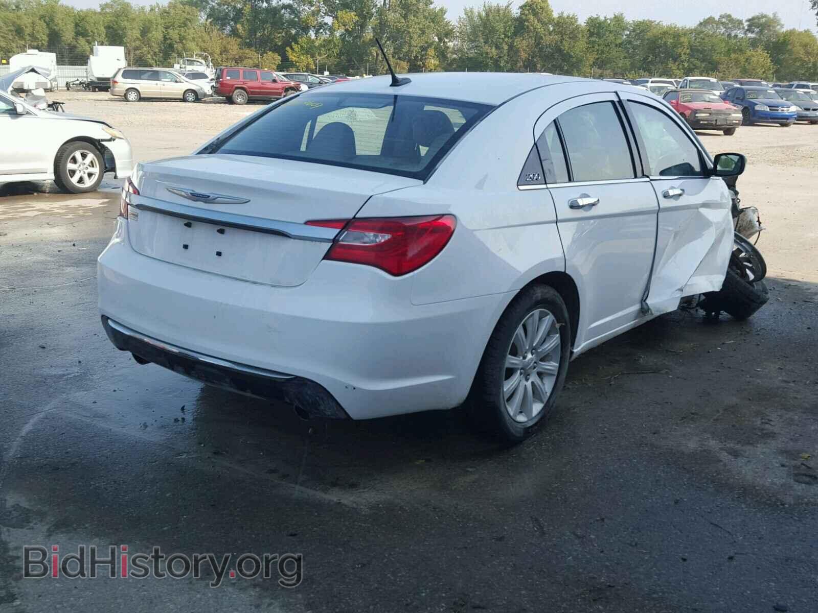 2013 CHRYSLER 200 - VIN: 1C3CCBCG1DN751923 - Фото 4