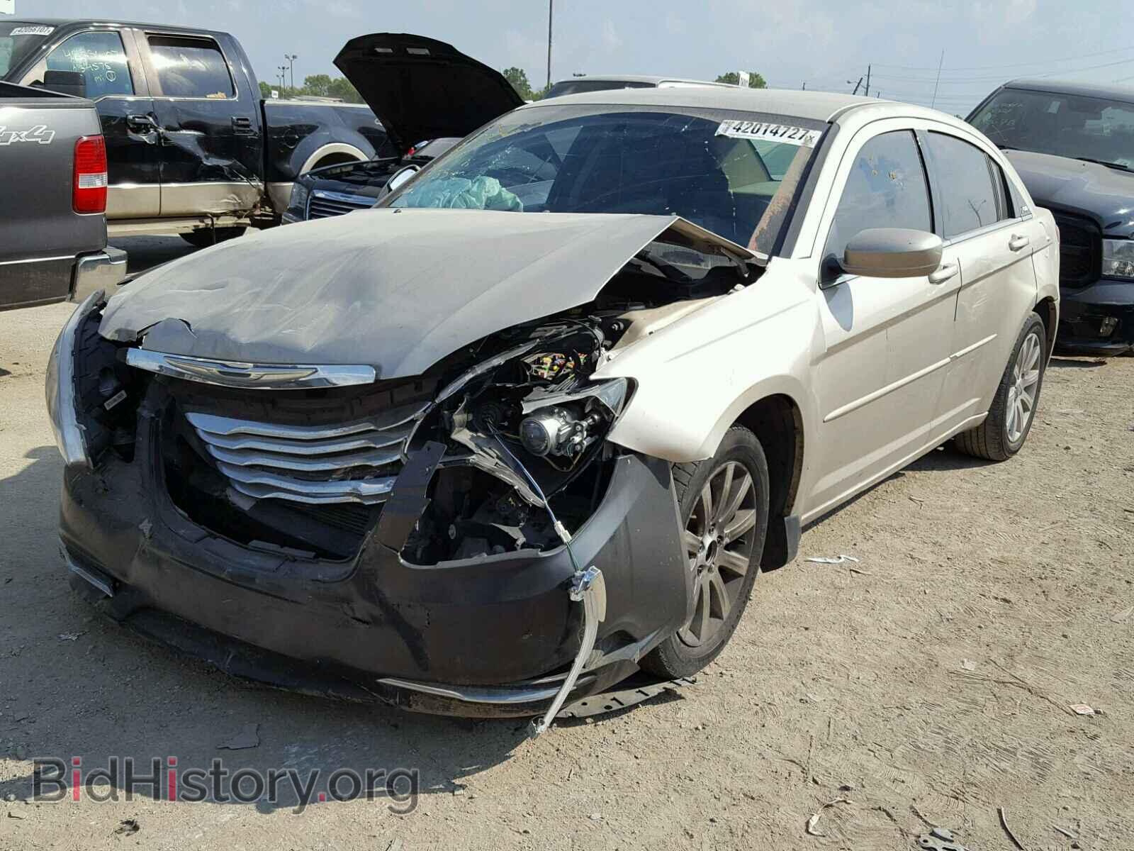 2013 CHRYSLER 200 - VIN: 1C3CCBBG5DN703598 - Фото 2
