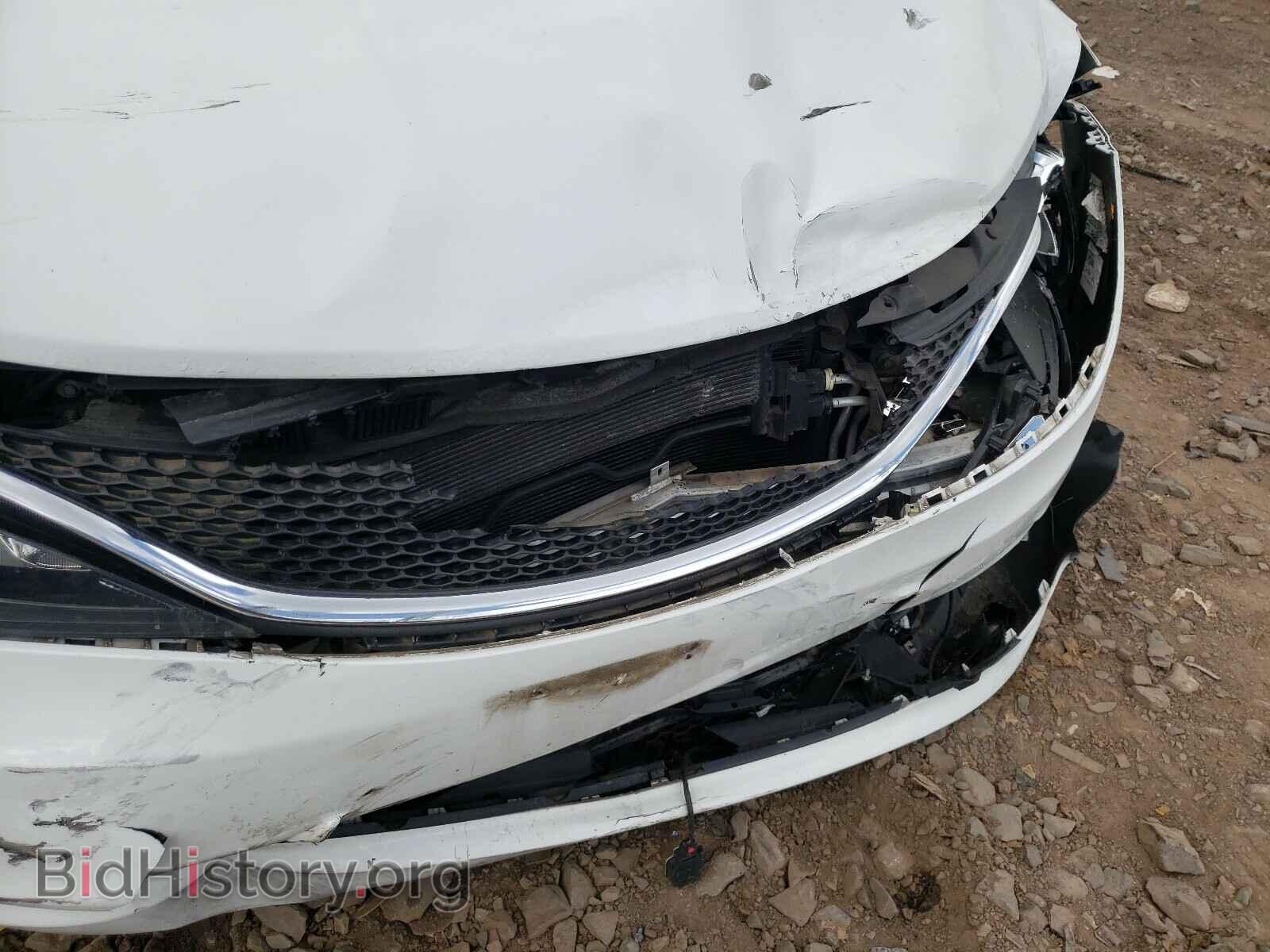 2017 CHRYSLER PACIFICA - VIN: 2C4RC1DGXHR668076 - Фото 9