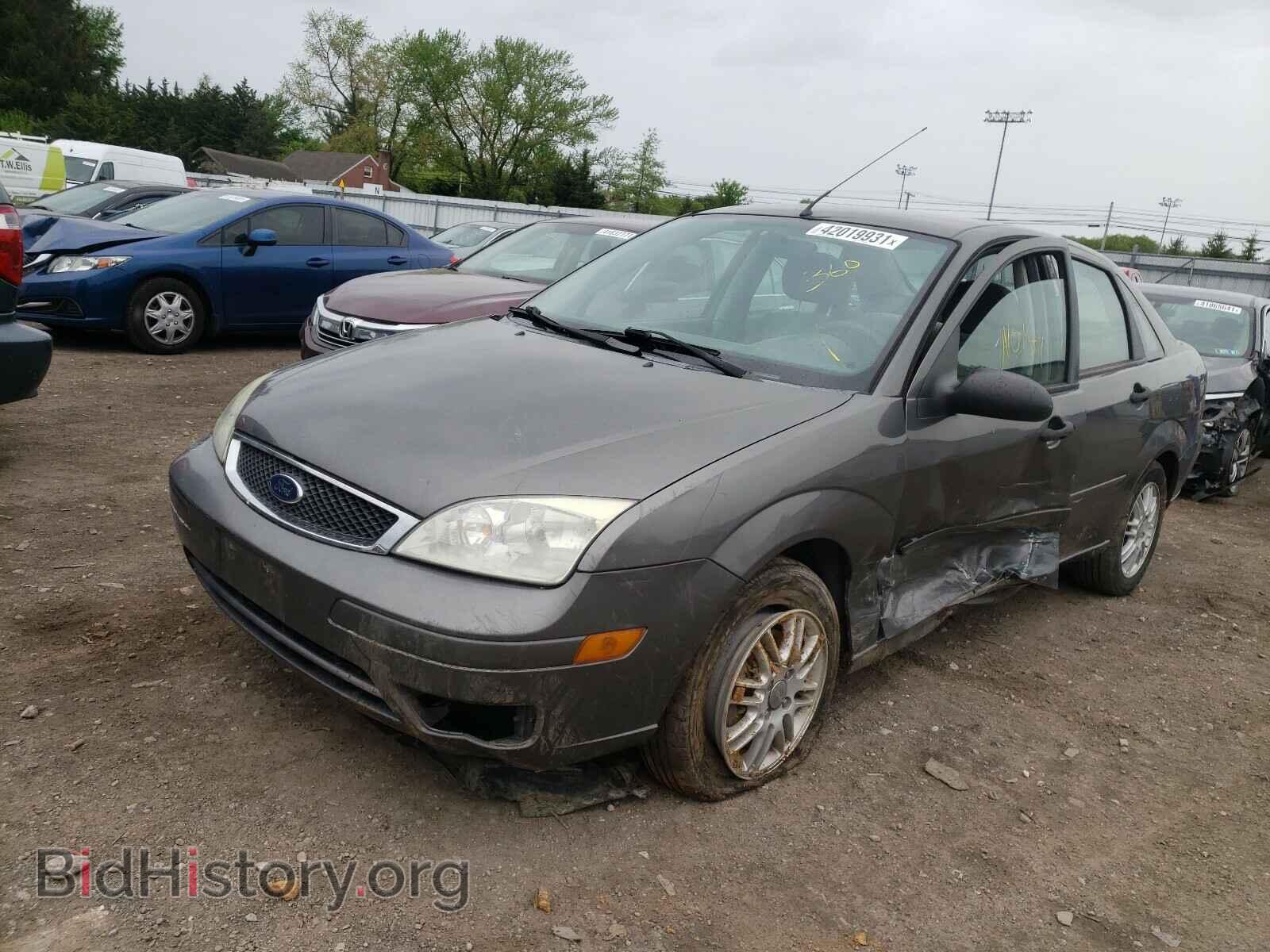 2007 FORD FOCUS - VIN: 1FAHP34NX7W252194 - Фото 2