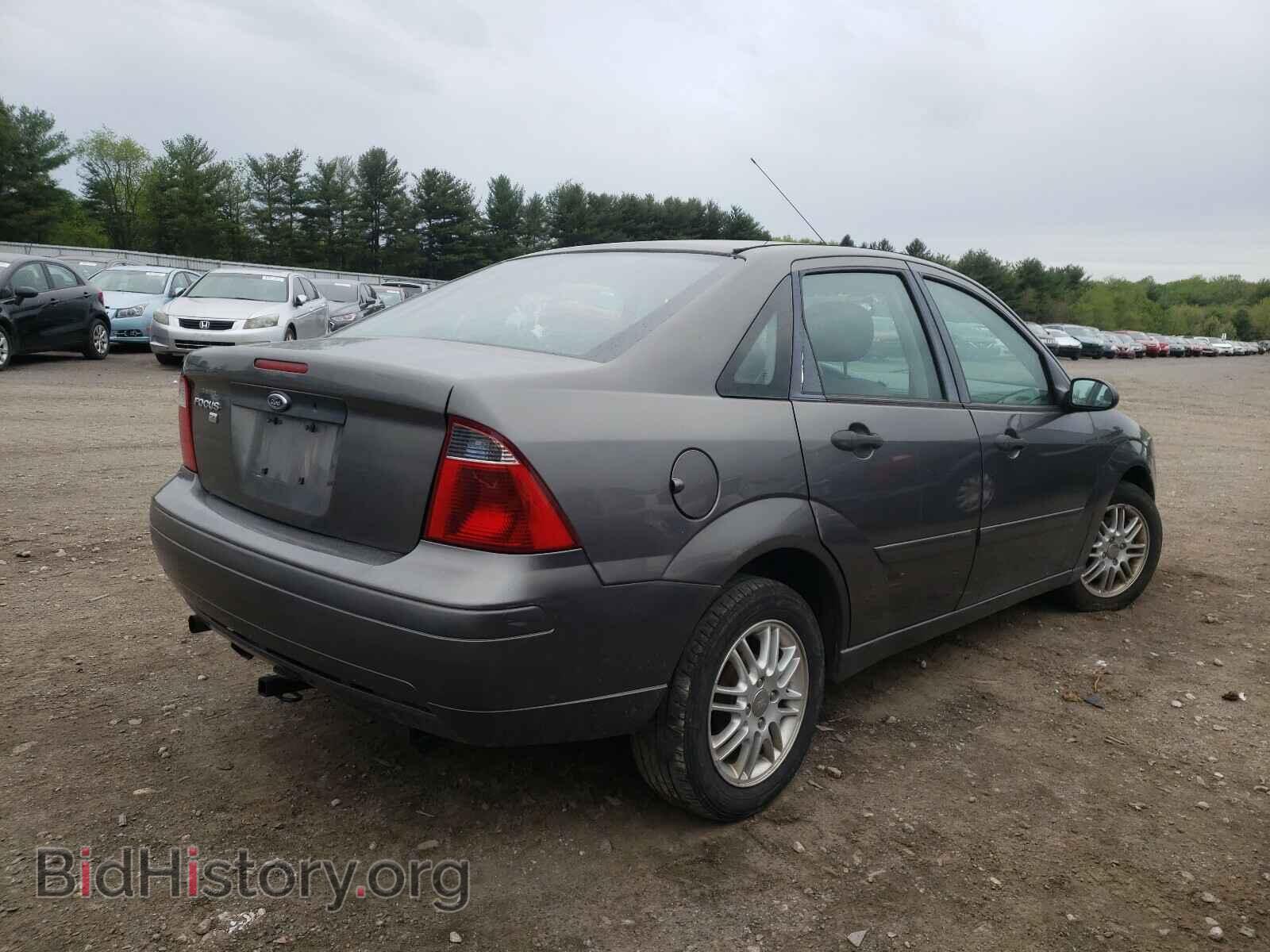2007 FORD FOCUS - VIN: 1FAHP34NX7W252194 - Фото 4