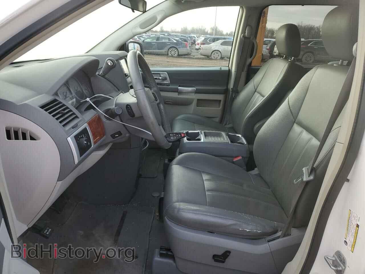 2008 CHRYSLER MINIVAN - VIN: 2A8HR54P68R833583 - Фото 7