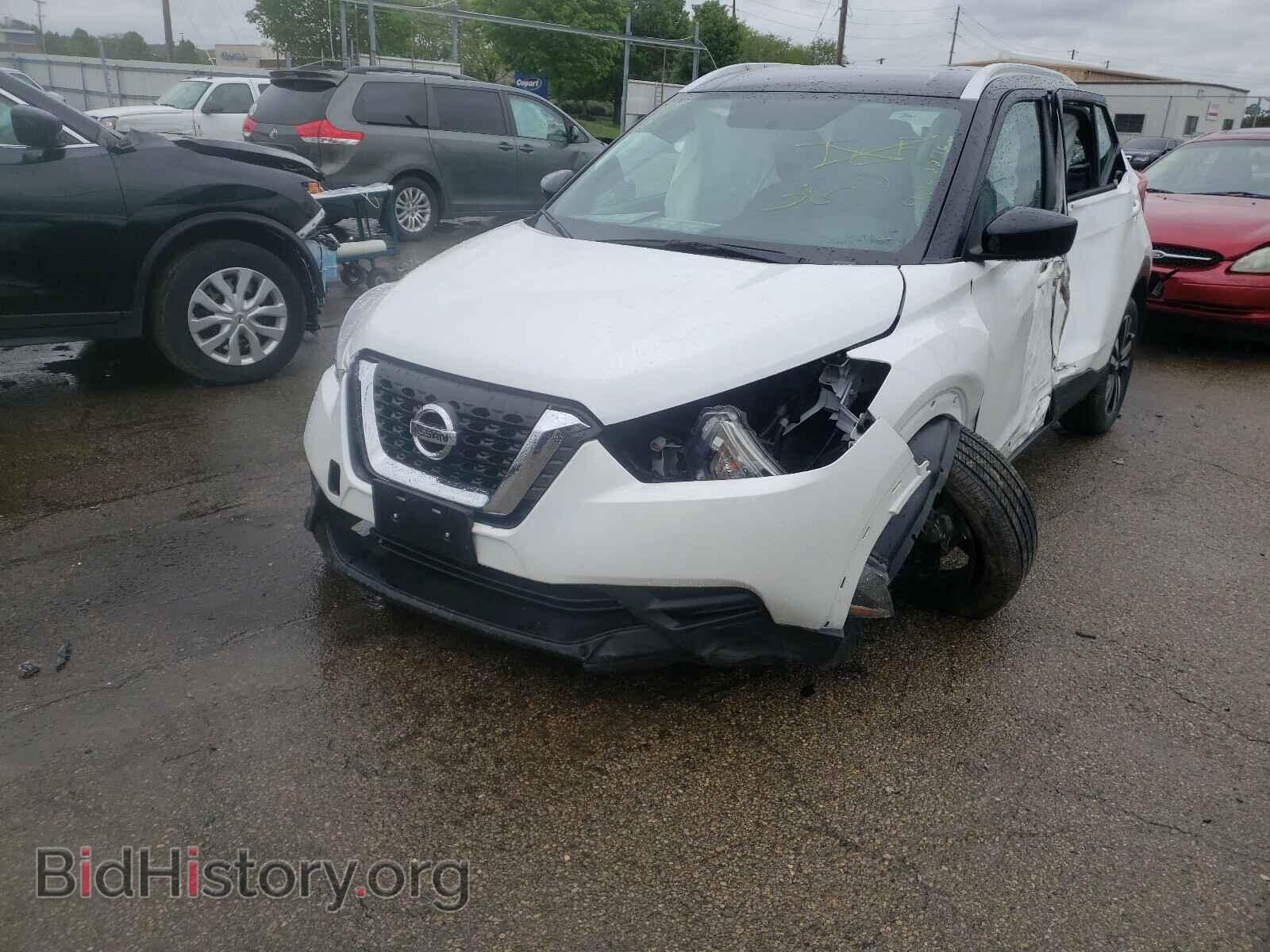 2019 NISSAN KICKS - VIN: 3N1CP5CU6KL542989 - Фото 2