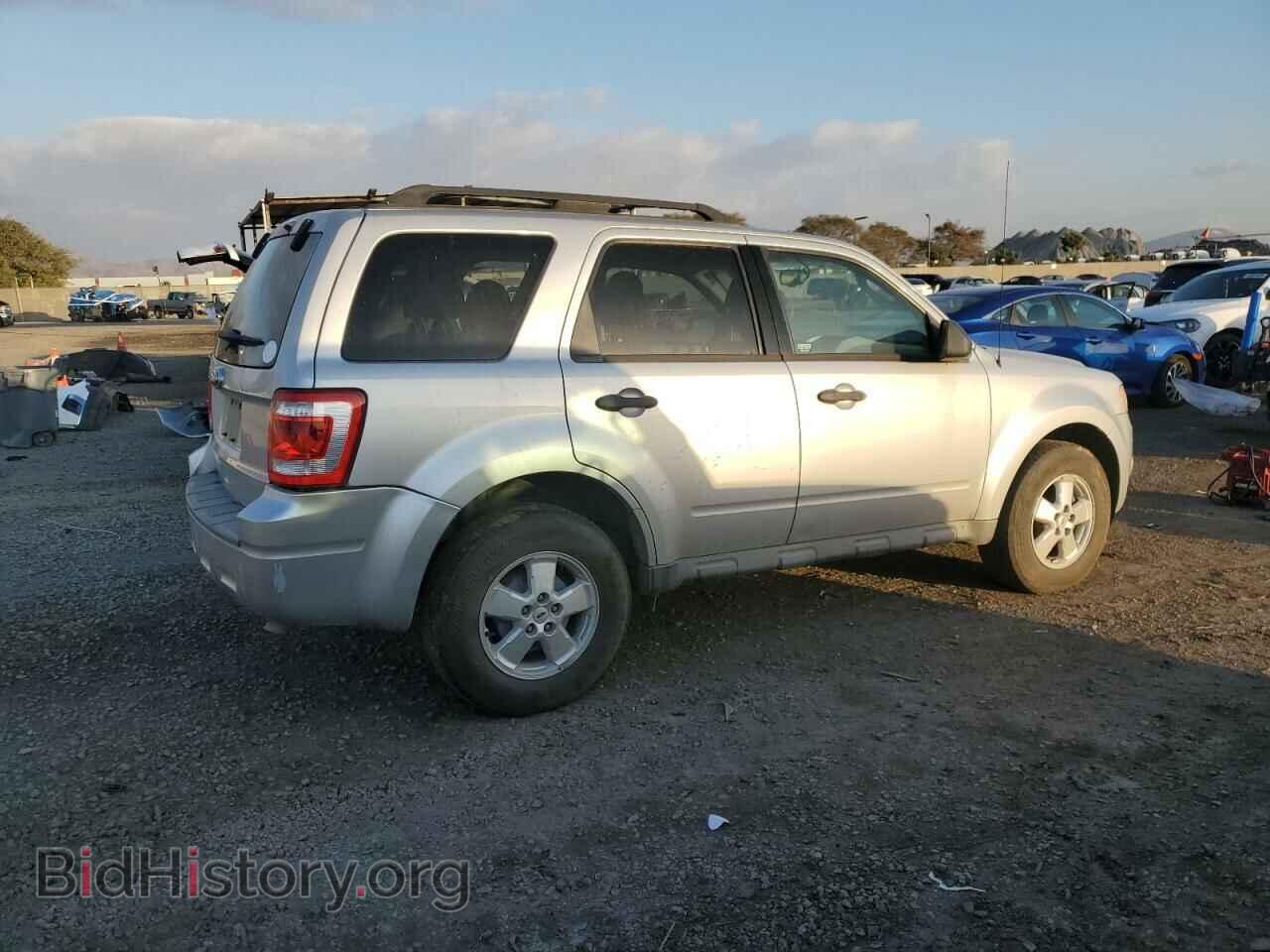 2010 FORD ESCAPE - VIN: 1FMCU0D76AKB81390 - Фото 3