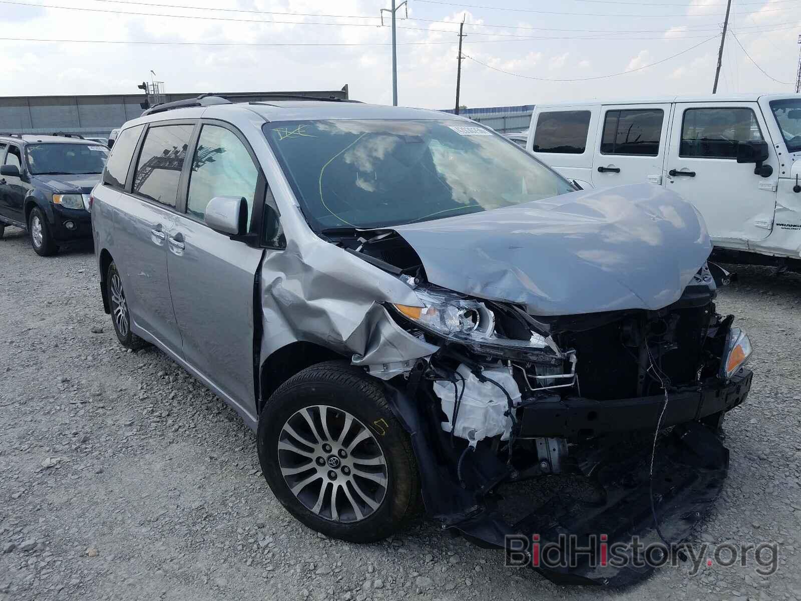 Фотография 5TDYZ3DC5JS944681 - TOYOTA SIENNA 2018