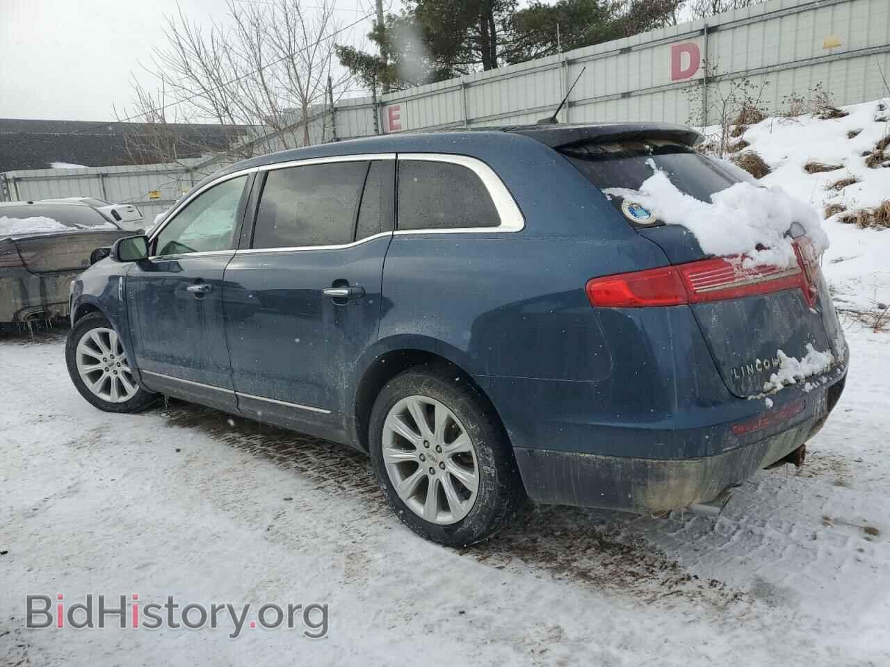 2016 LINCOLN MKT - VIN: 2LMHJ5AT0GBL01382 - Фото 2