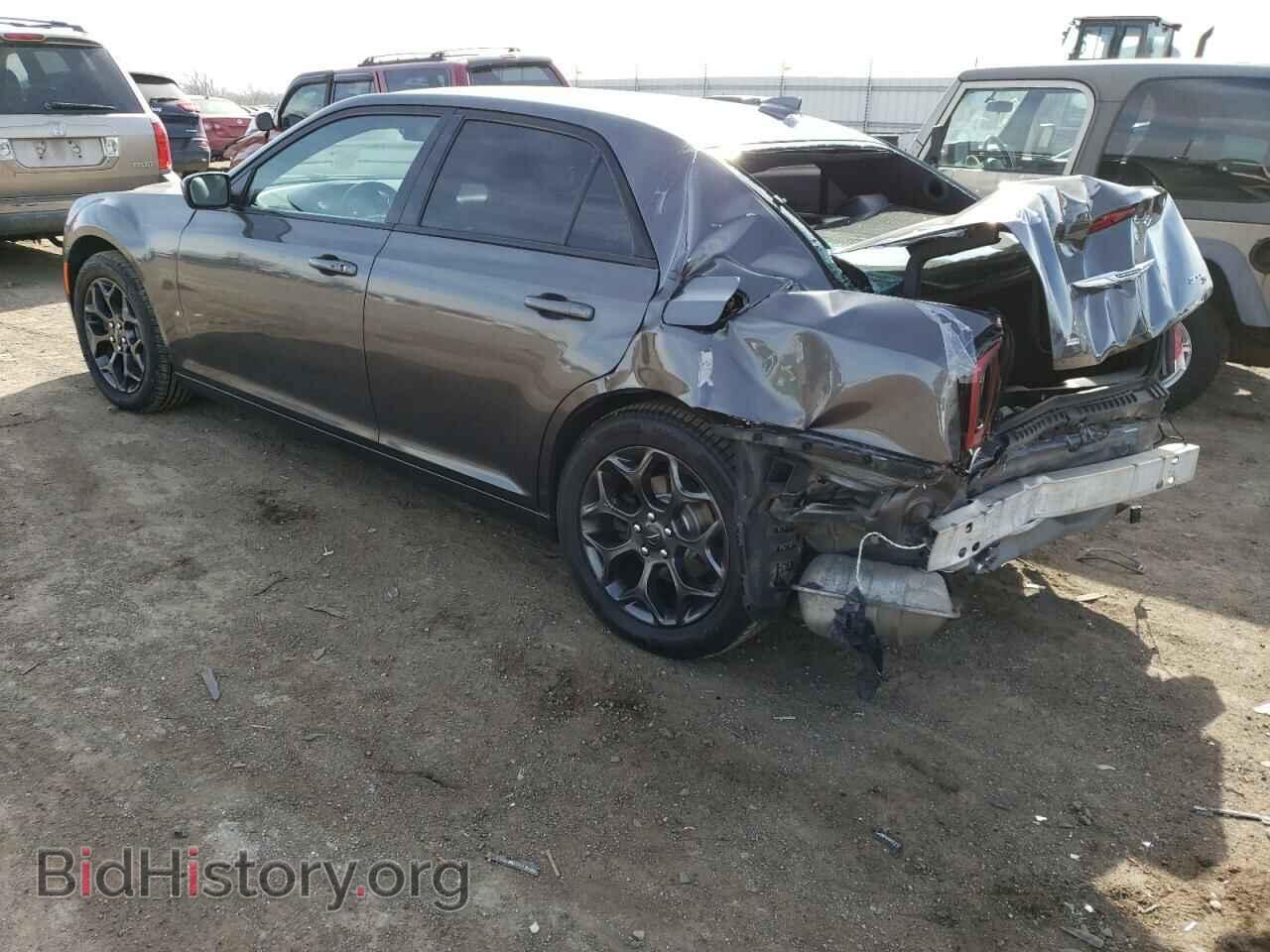 2019 CHRYSLER 300 - VIN: 2C3CCAGG7KH586437 - Photo 2