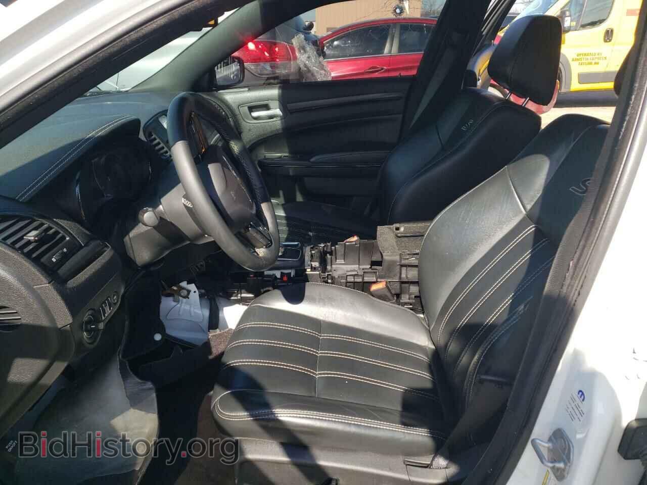 2016 CHRYSLER 300 - VIN: 2C3CCABG9GH294870 - Фото 7