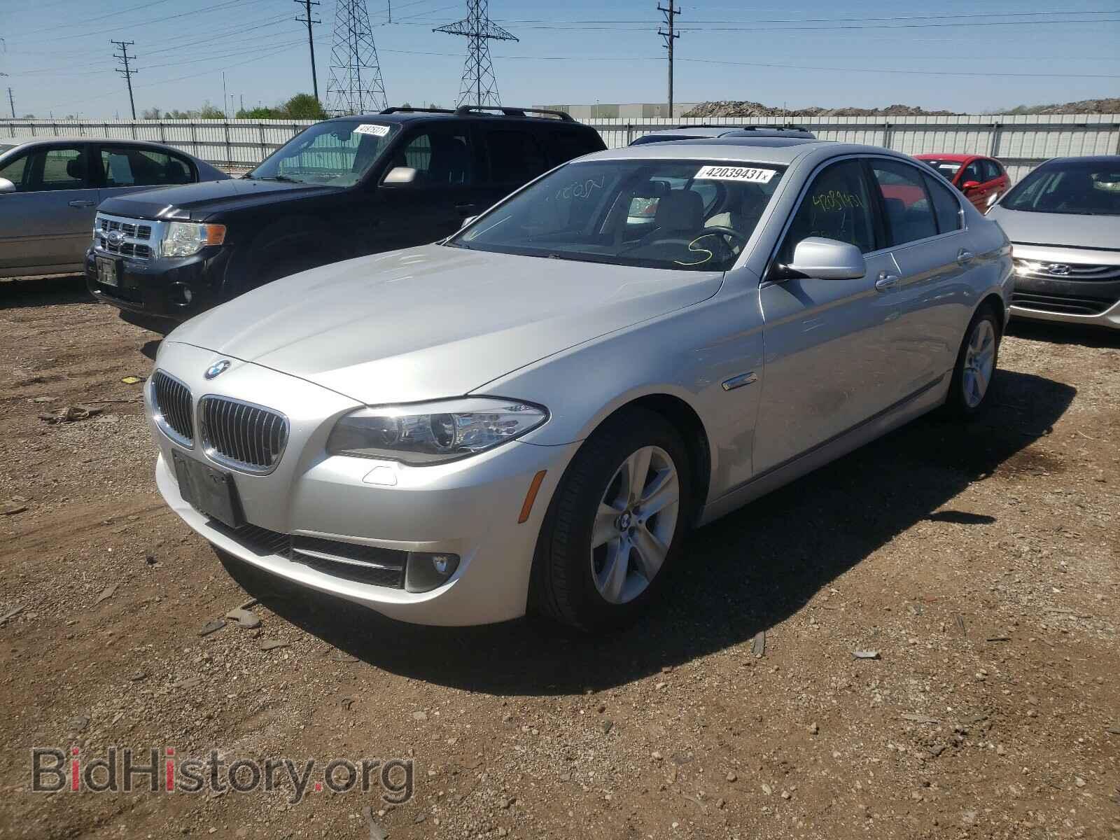 2011 BMW 5 SERIES - VIN: WBAFR1C52BC736885 - Фото 2