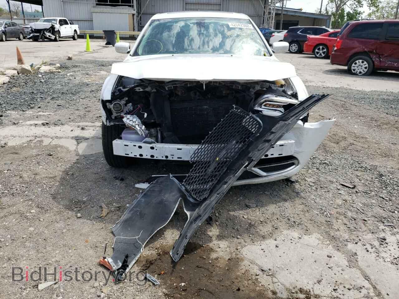 2015 CHRYSLER 300 - VIN: 2C3CCAAG3FH848968 - Фото 9
