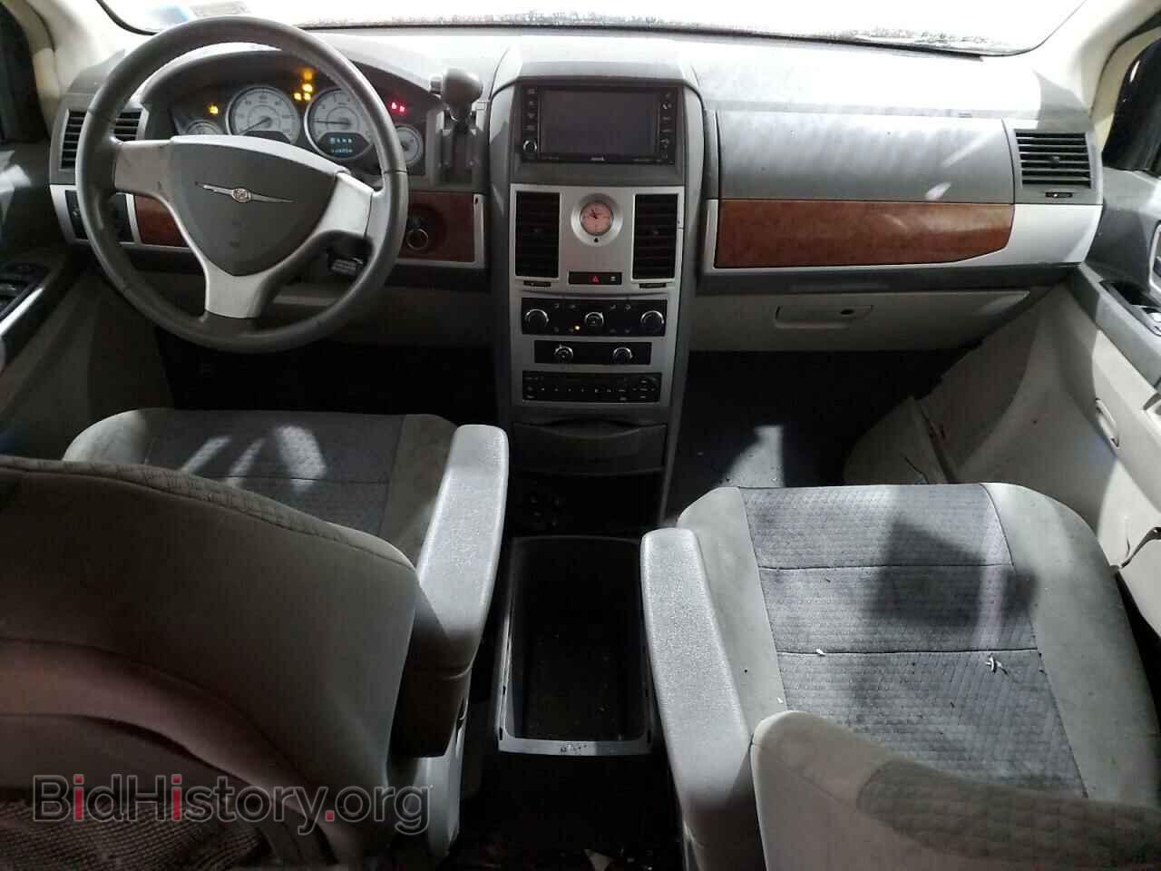 2009 CHRYSLER MINIVAN - VIN: 2A8HR54189R558215 - Фото 8