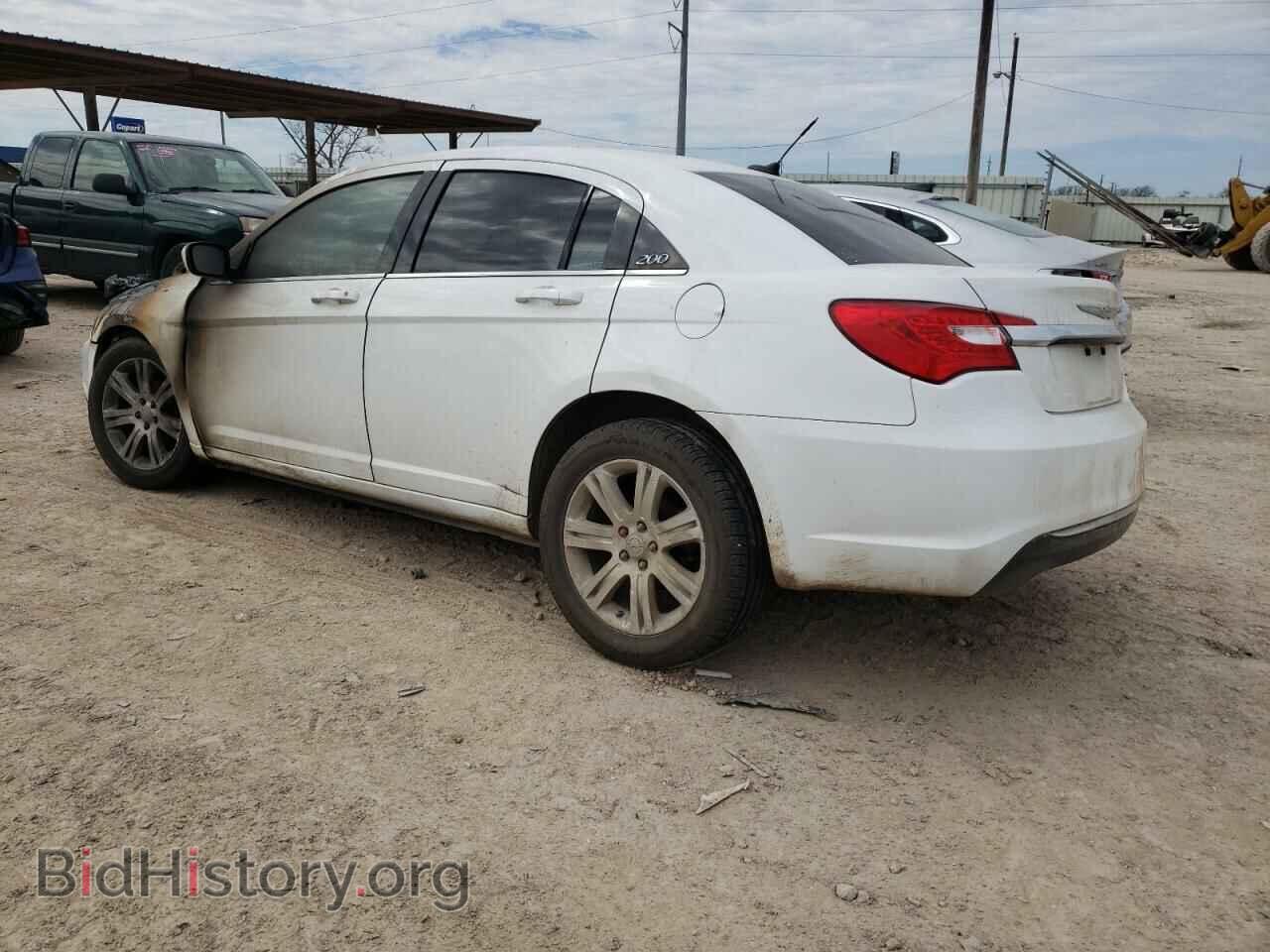 2013 CHRYSLER 200 - VIN: 1C3CCBBB2DN525721 - Фото 2