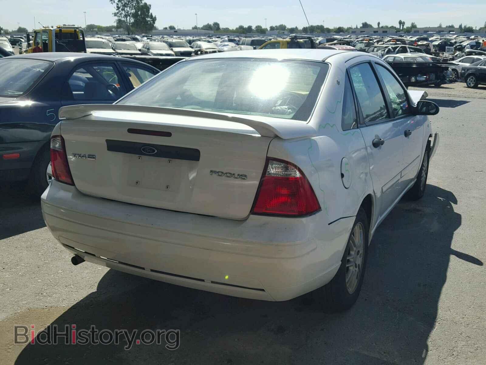 2005 FORD FOCUS - VIN: 1FAFP34N45W131360 - Фото 4