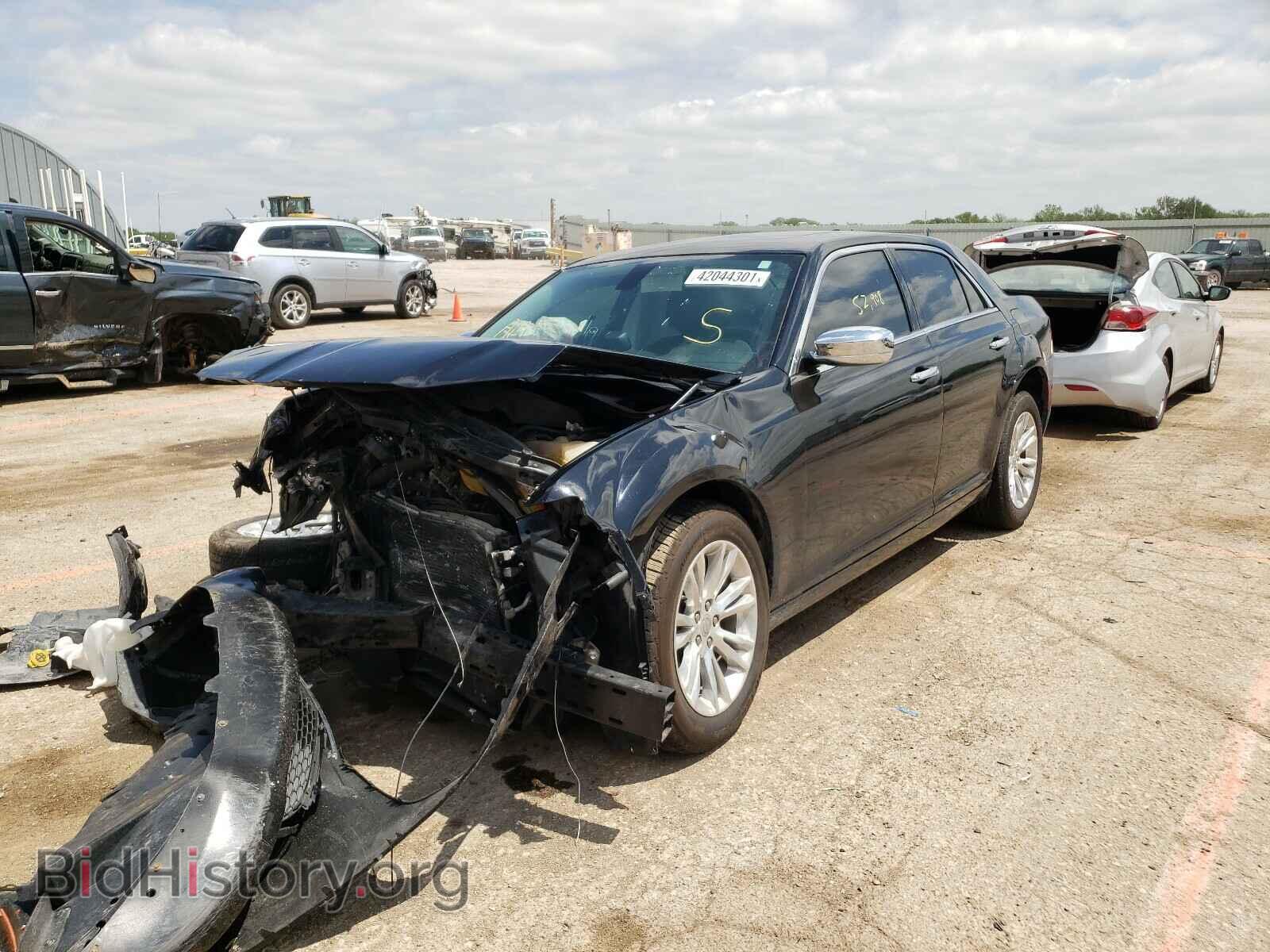 2016 CHRYSLER 300 - VIN: 2C3CCAEGXGH334319 - Фото 2
