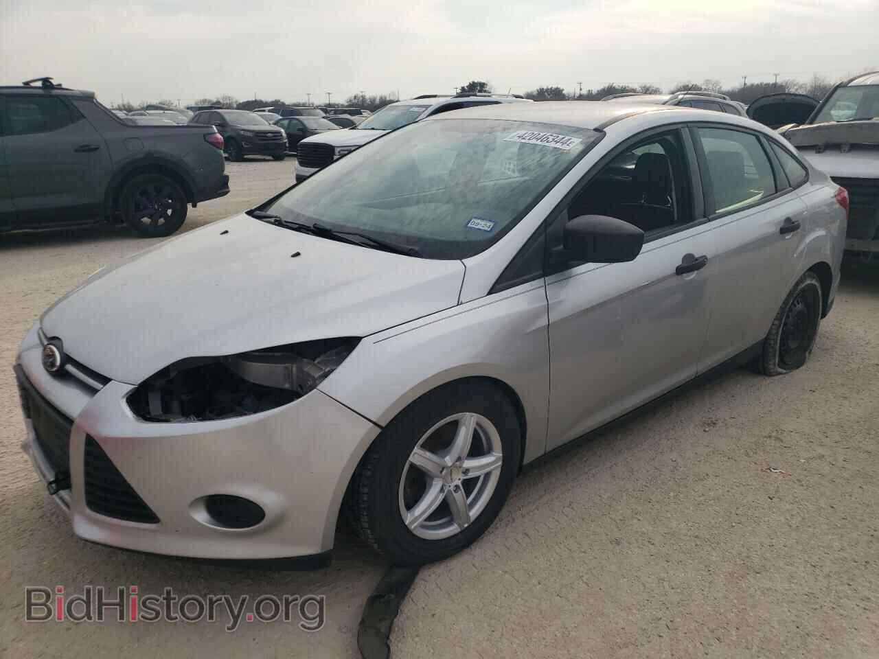 Photo 1FAHP3E2XCL235640 - FORD FOCUS 2012