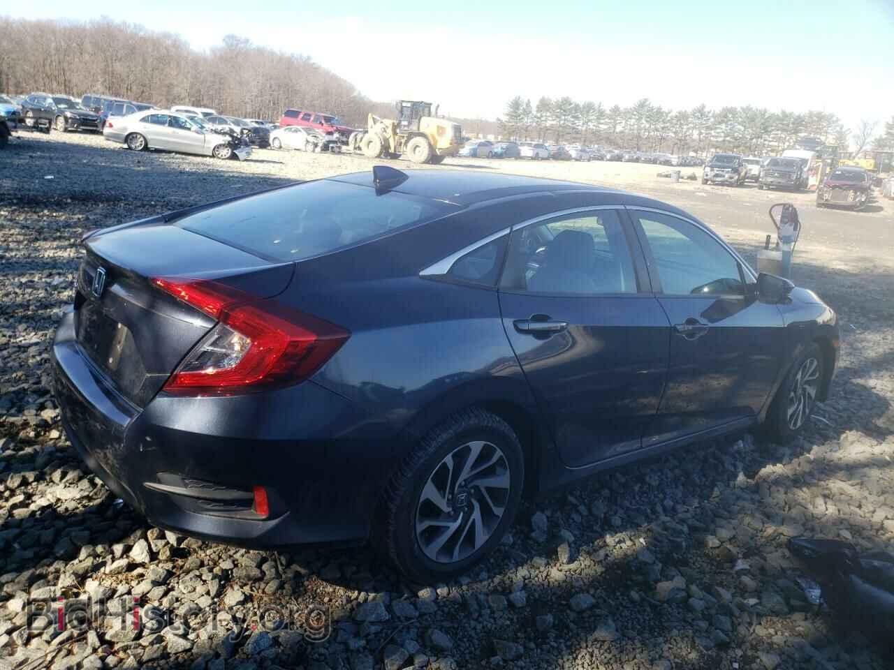 2017 HONDA CIVIC - VIN: 19XFC2F71HE201846 - Фото 3