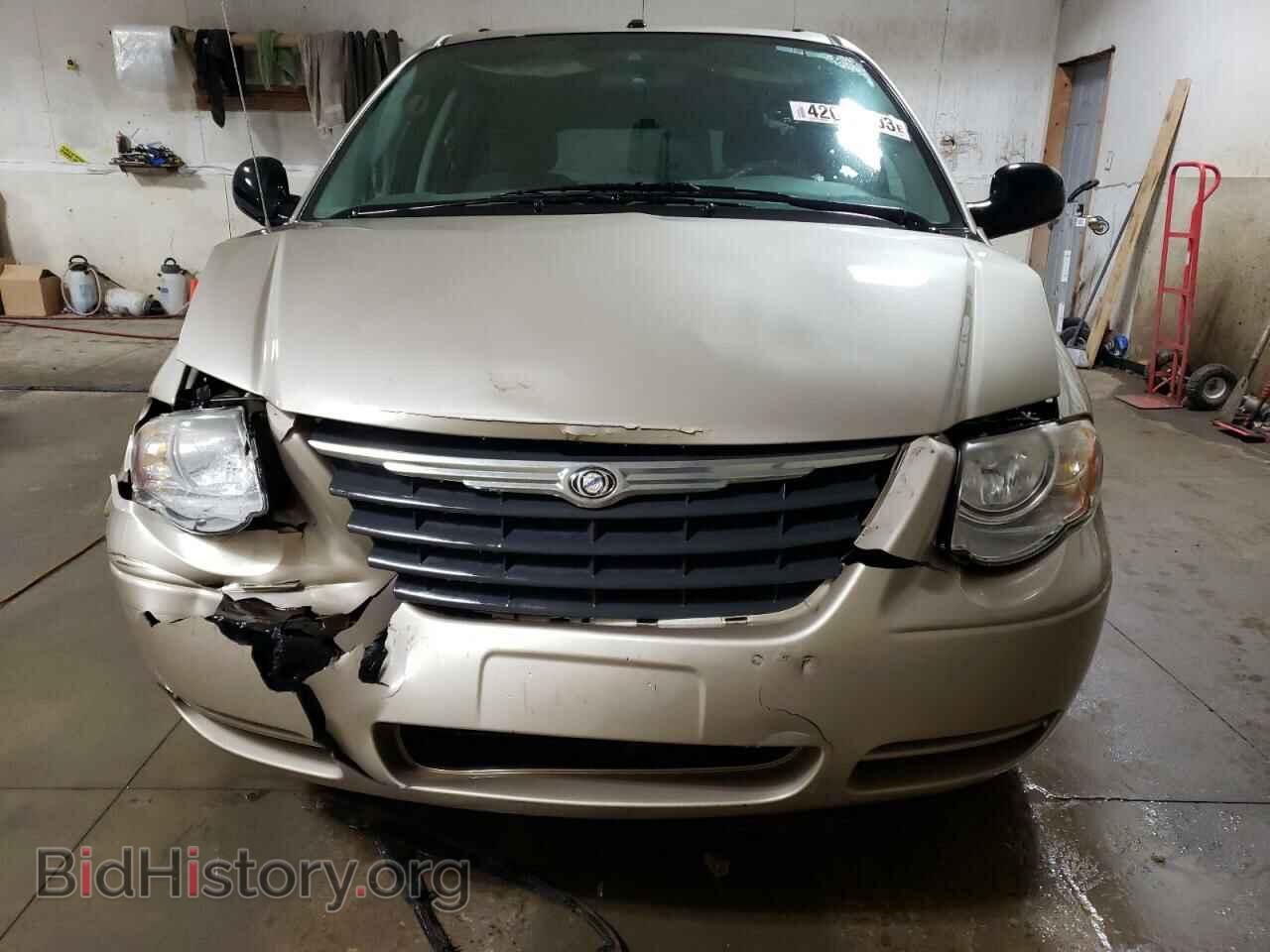 2006 CHRYSLER MINIVAN - VIN: 2A4GP44RX6R637691 - Фото 5