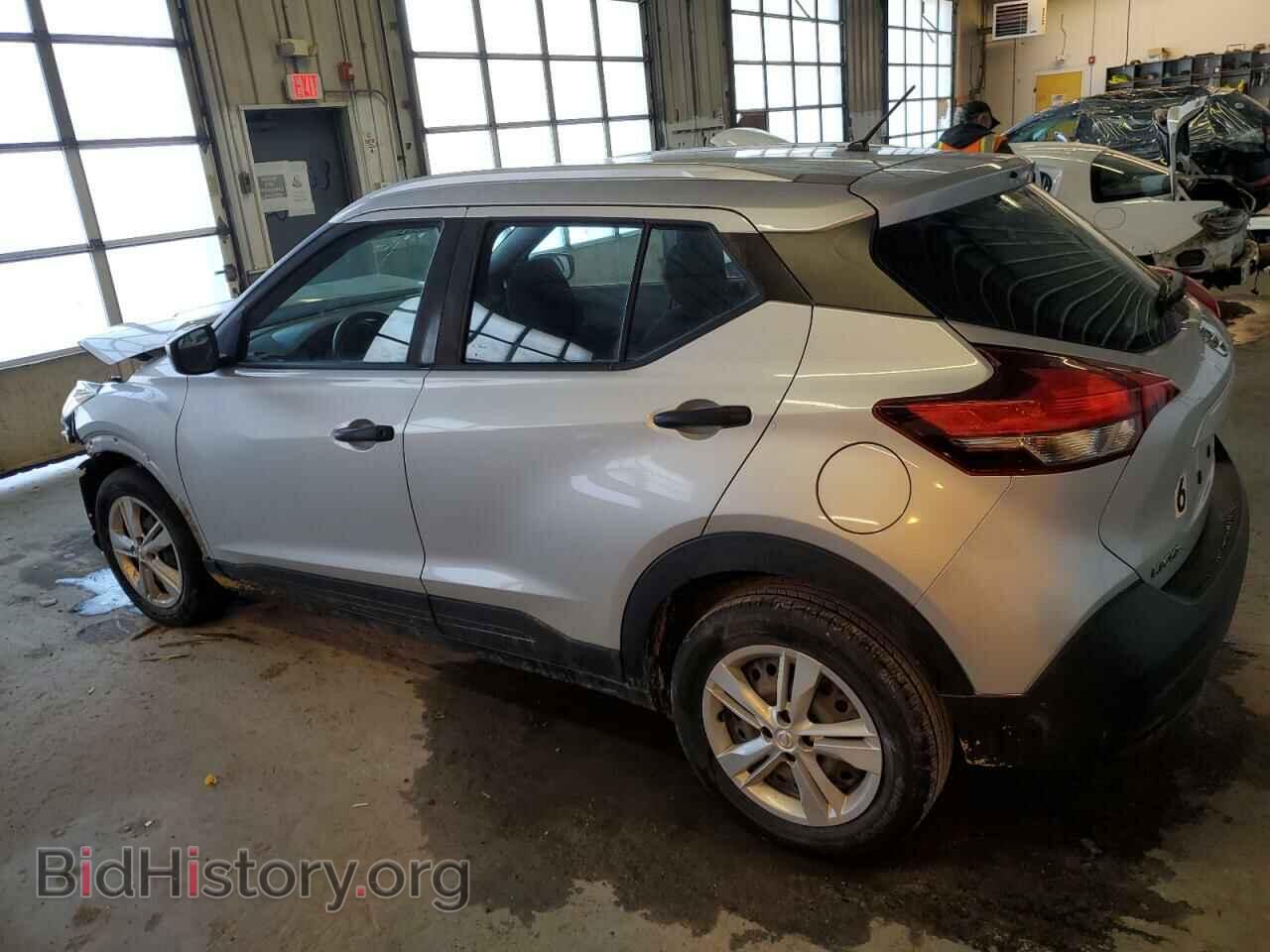 2019 NISSAN KICKS - VIN: 3N1CP5CU3KL555411 - Фото 2