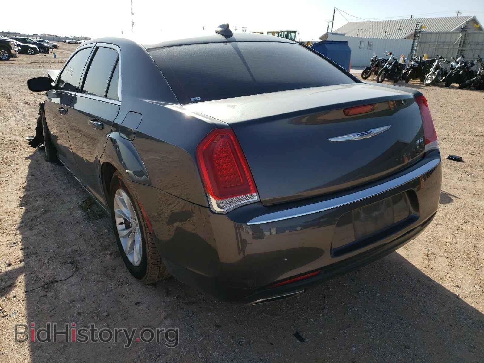 2019 CHRYSLER 300 - VIN: 2C3CCAAG4KH500817 - Фото 3