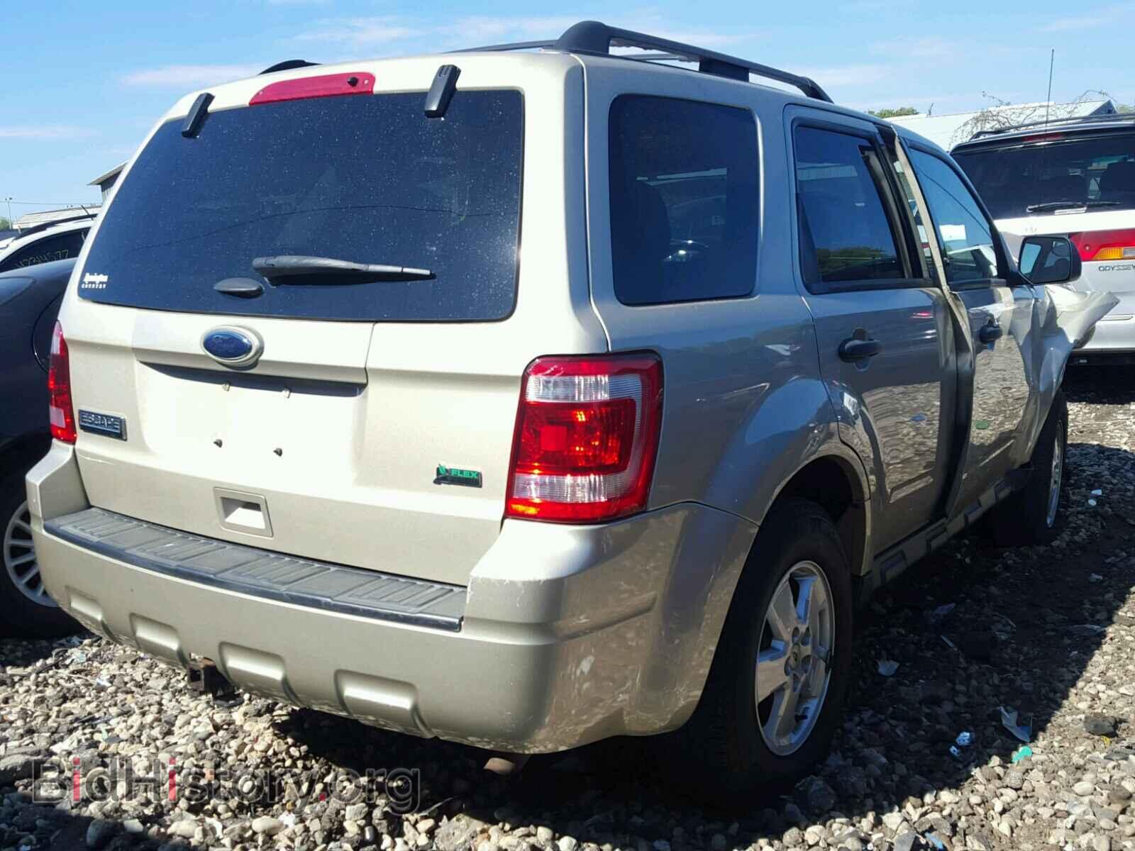 2011 FORD ESCAPE - VIN: 1FMCU0DG2BKB51644 - Photo 4