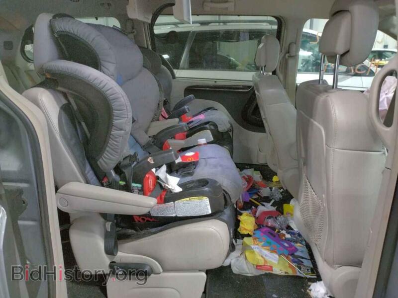 2014 Chrysler MINIVAN (VIN 2C4RC1GG0ER377867) — photo 6 of 10