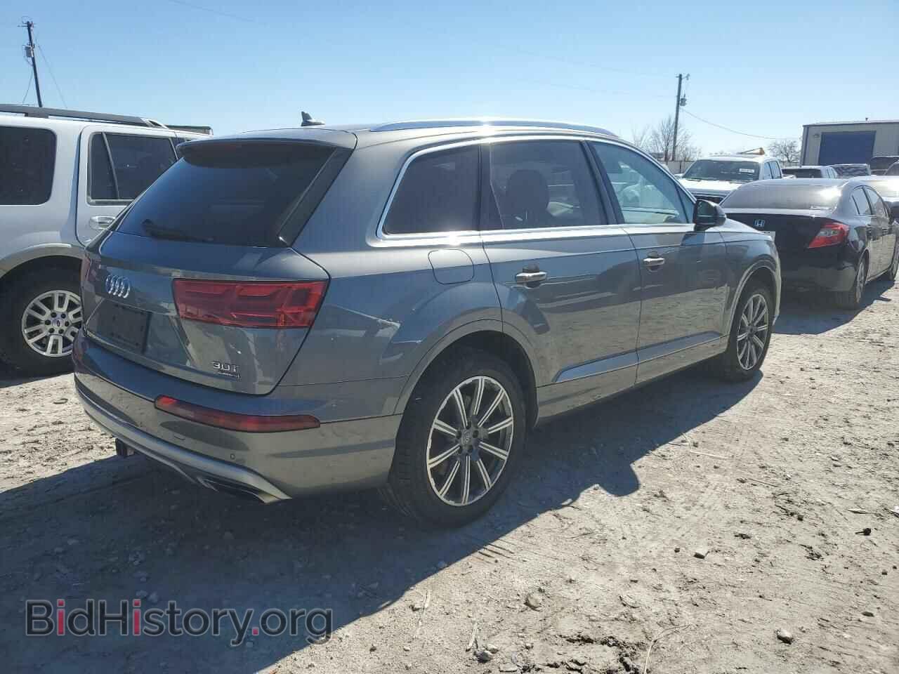 2017 AUDI Q7 - VIN: WA1VAAF75HD031692 - Фото 3