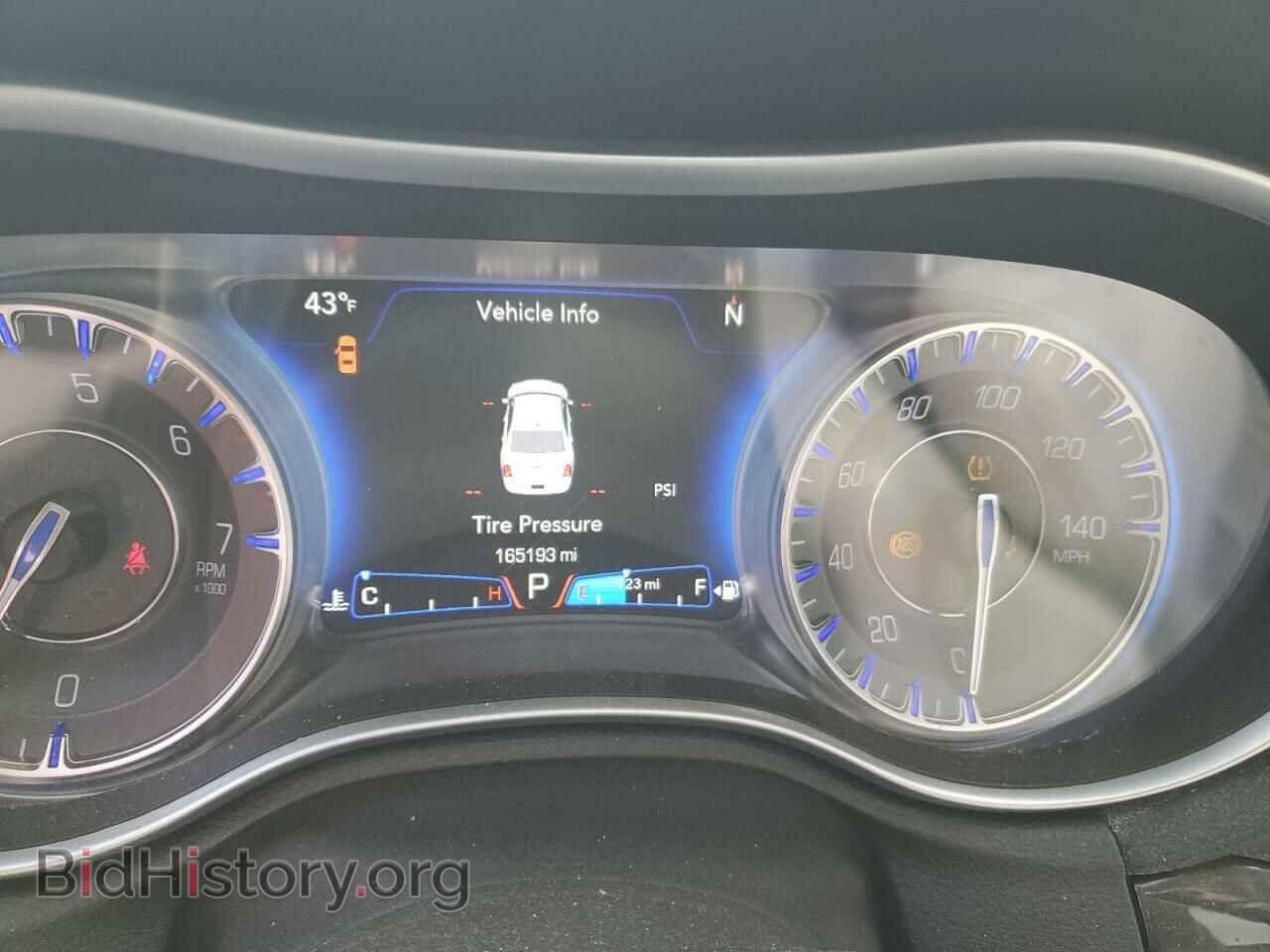 2015 CHRYSLER 300 - VIN: 2C3CCAKGXFH787715 - Фото 9